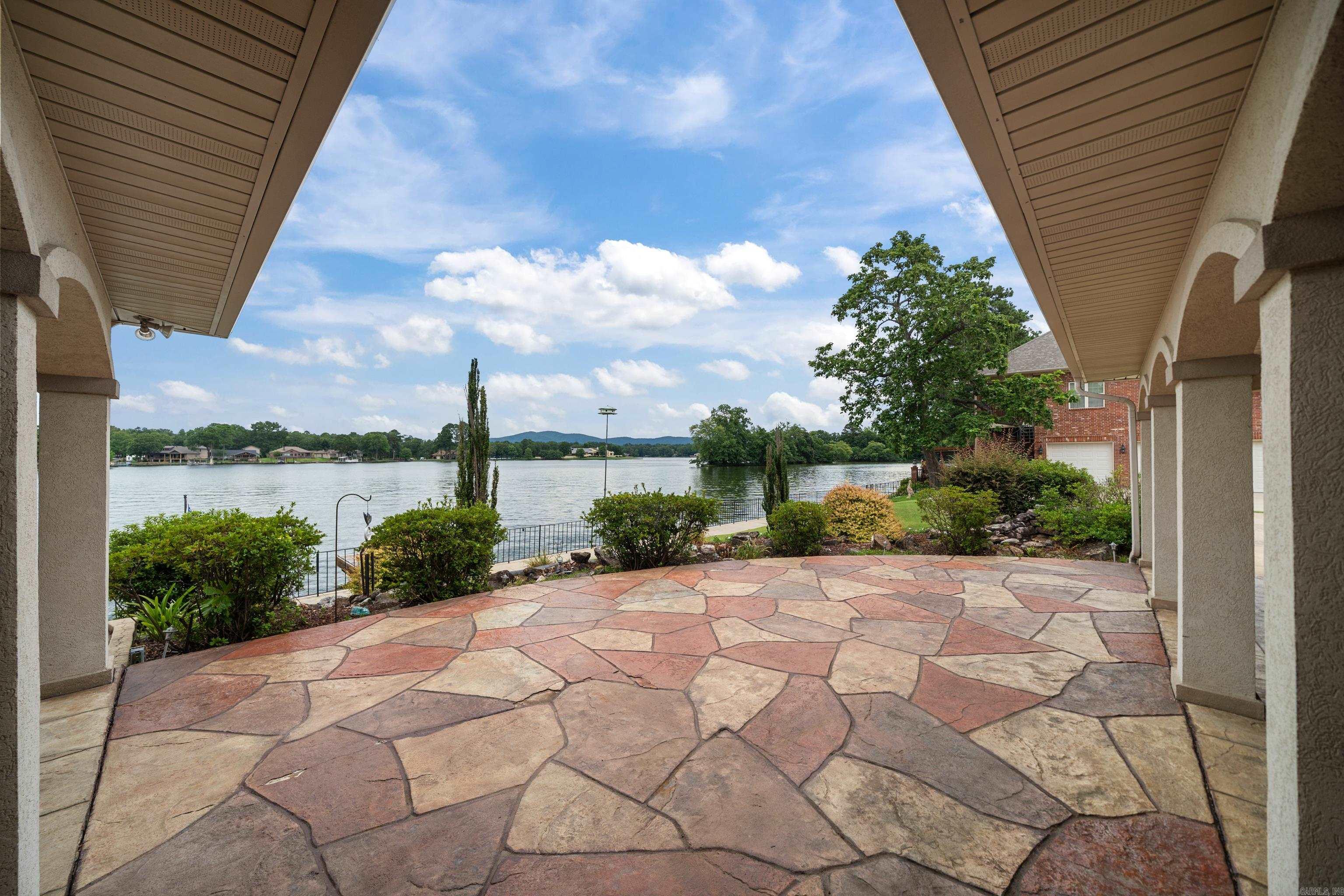 143 Earls Point Hot Springs, AR 71913
