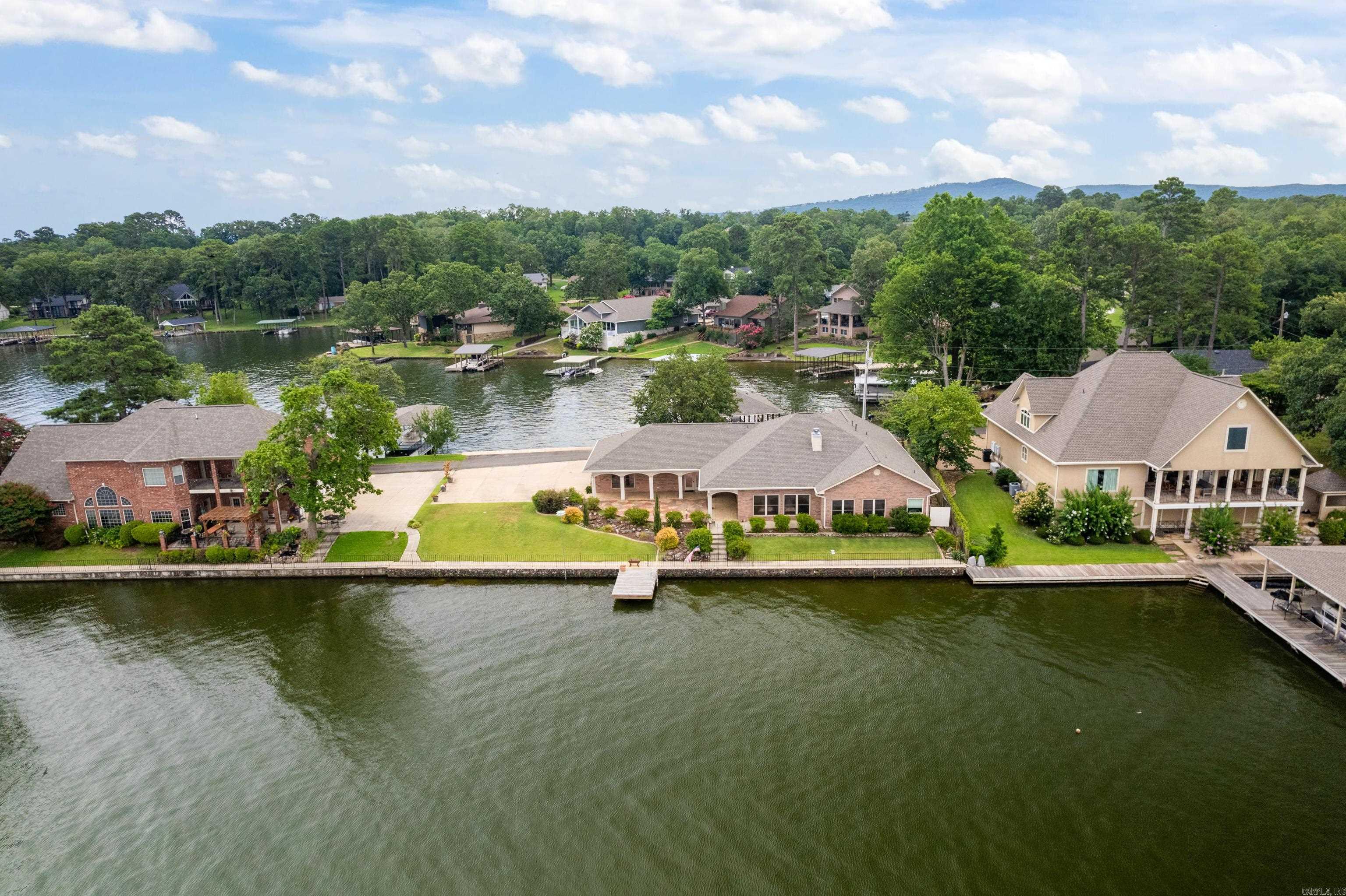 143 Earls Point Hot Springs, AR 71913