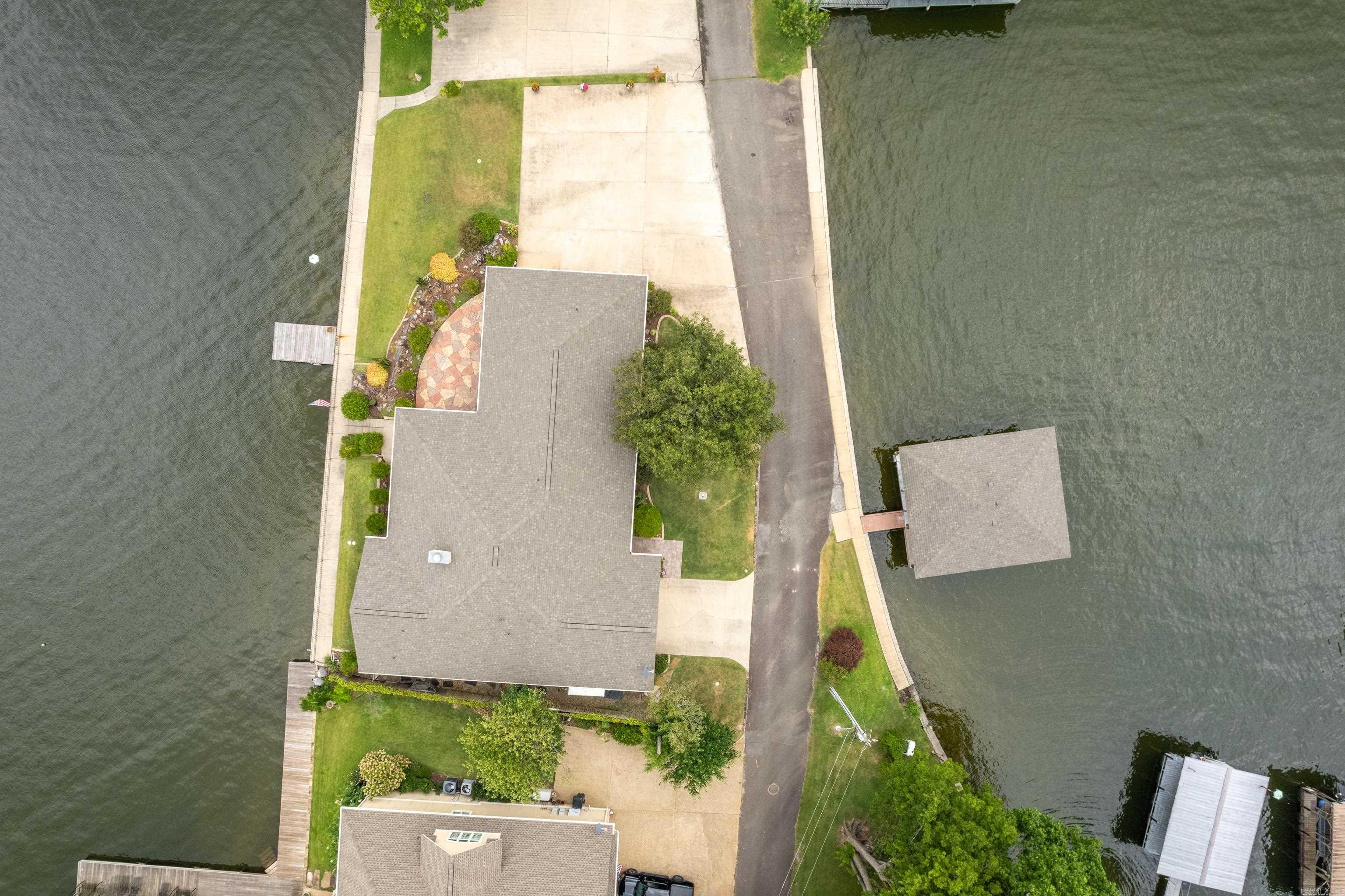 143 Earls Point Hot Springs, AR 71913