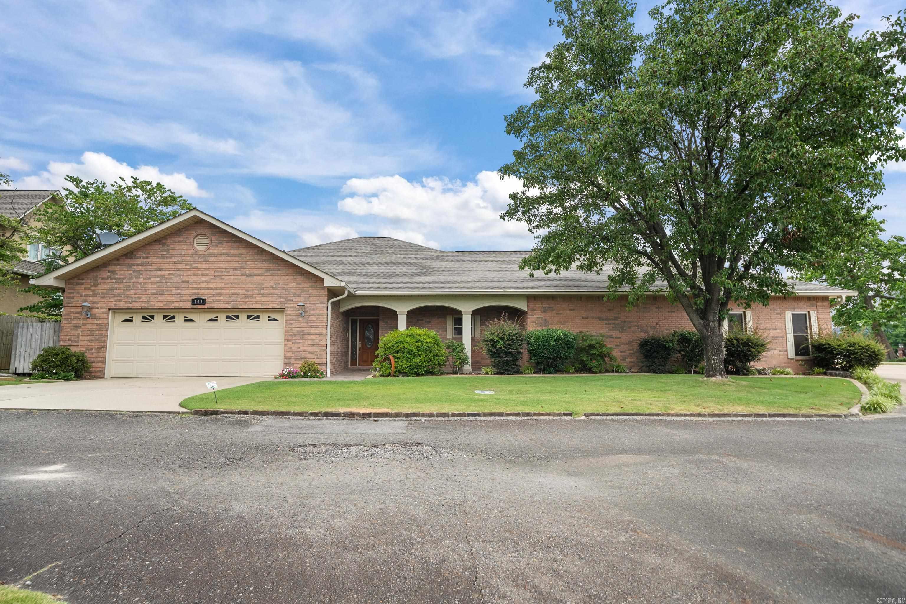 143 Earls Point Hot Springs, AR 71913