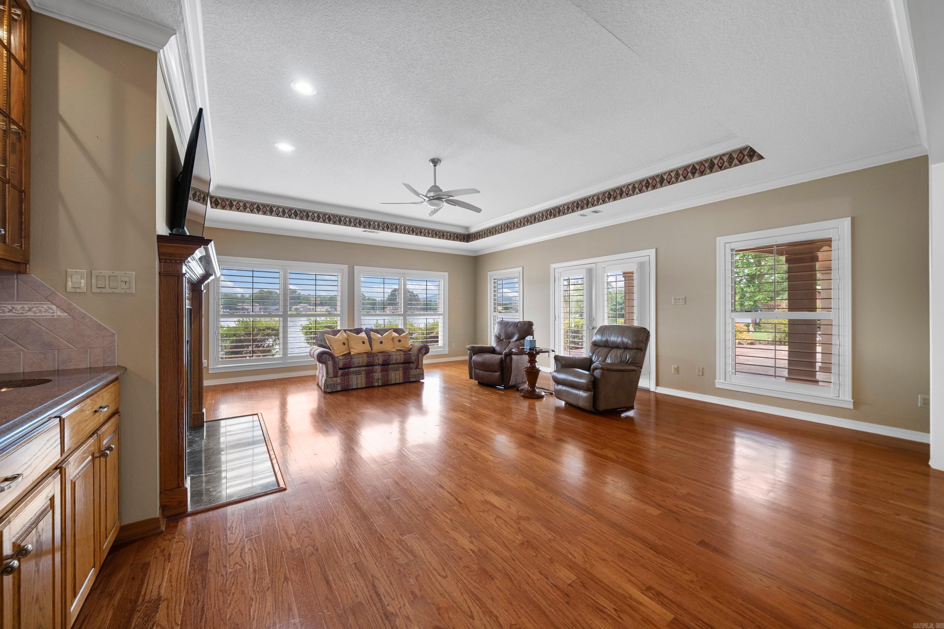 143 Earls Point Hot Springs, AR 71913