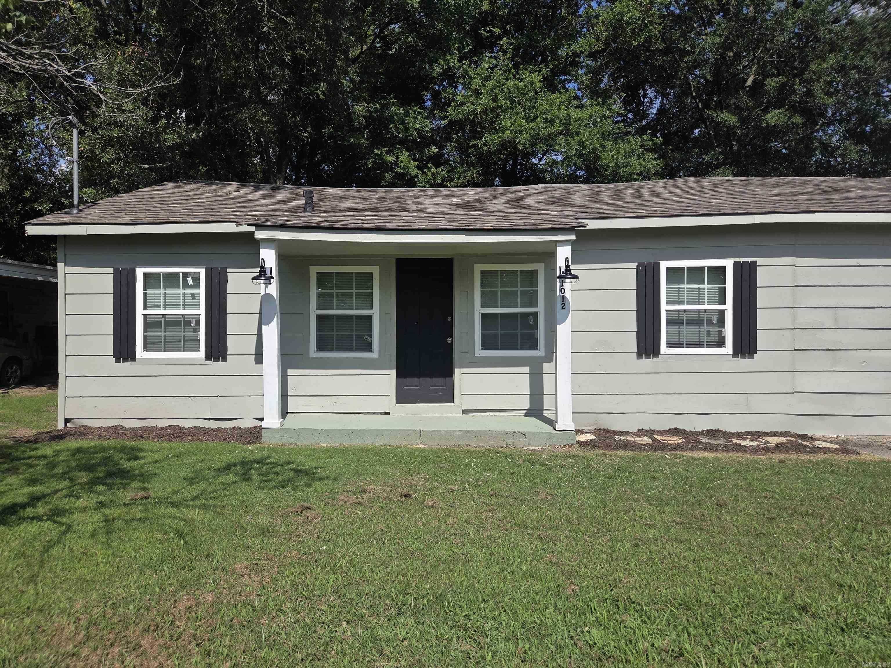 1012 N Lowe St  Stuttgart, AR
