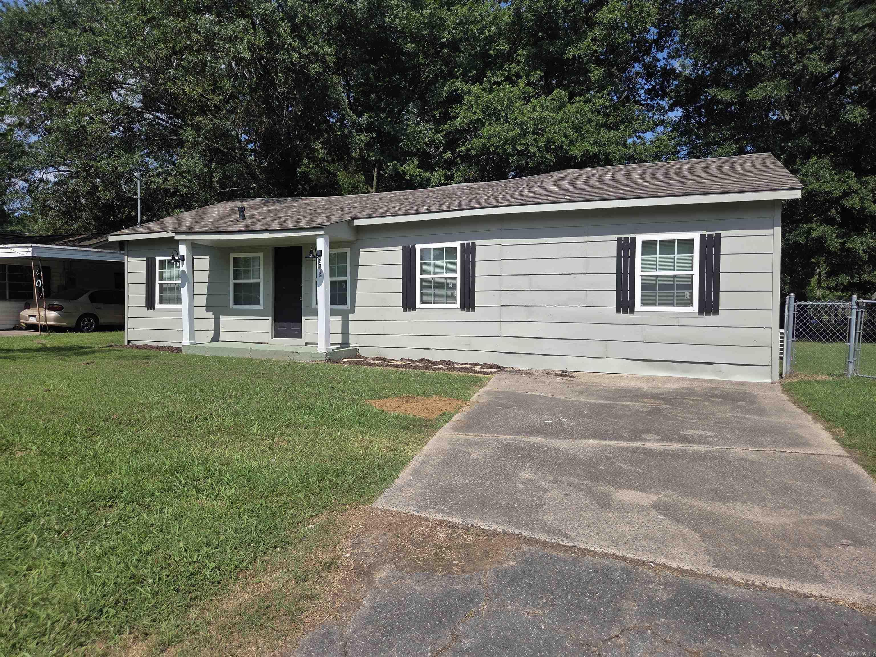 1012 N Lowe St  Stuttgart, AR
