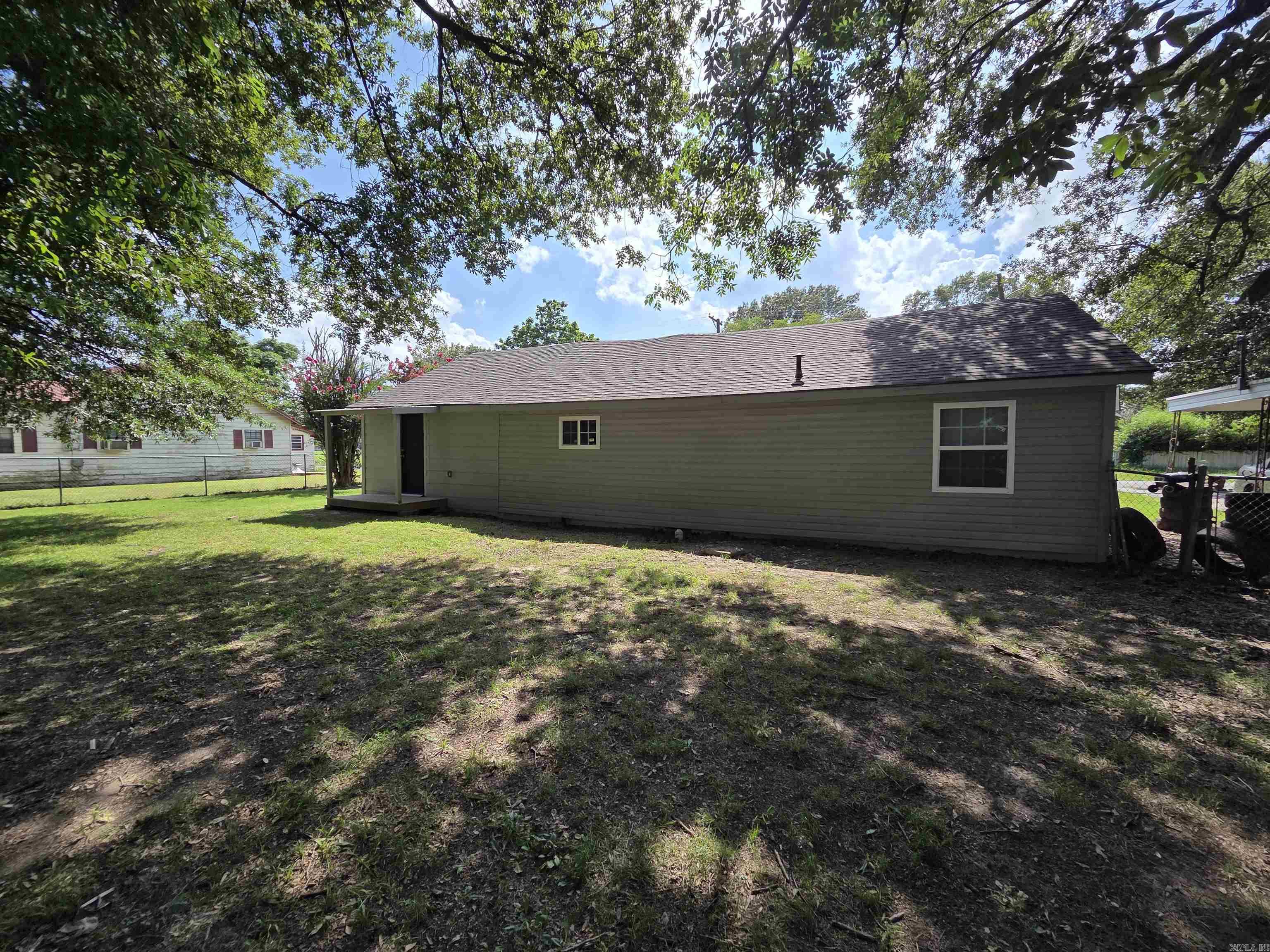 1012 N Lowe St  Stuttgart, AR