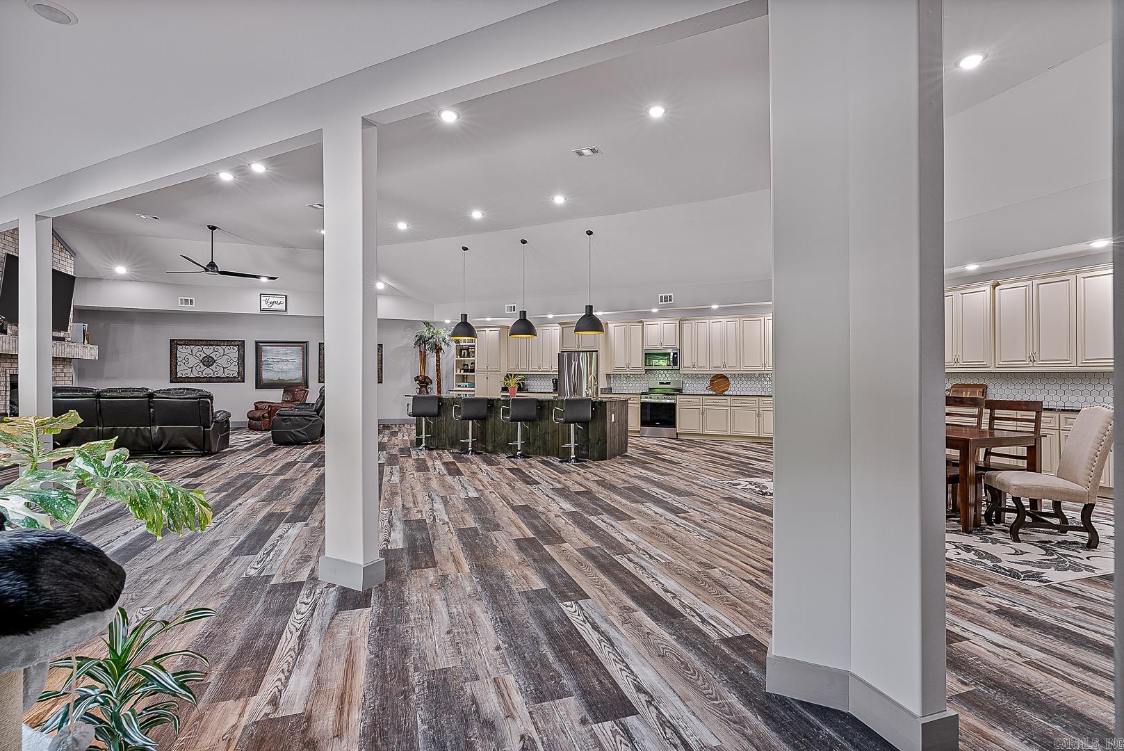 8203 Oak Creek  Harrisburg, AR