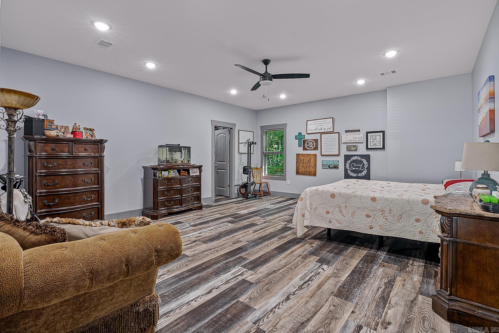 8203 Oak Creek  Harrisburg, AR