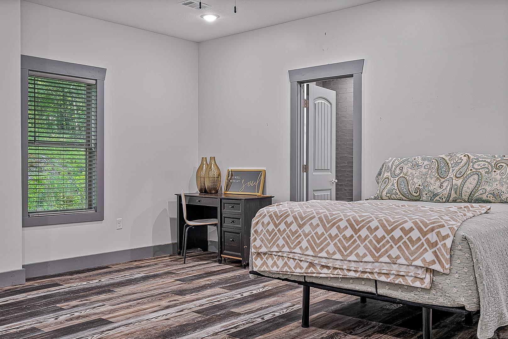 8203 Oak Creek  Harrisburg, AR