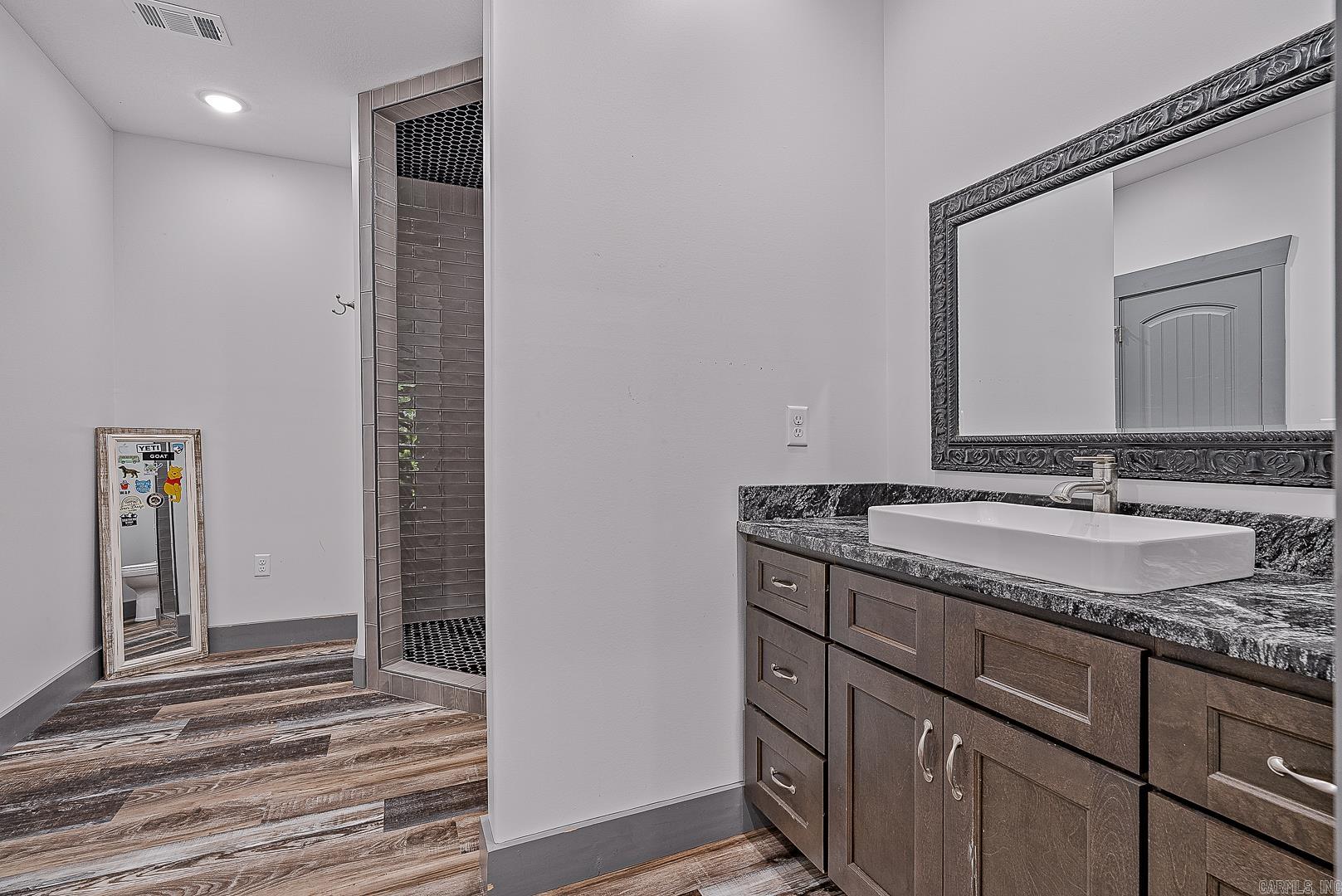 8203 Oak Creek  Harrisburg, AR