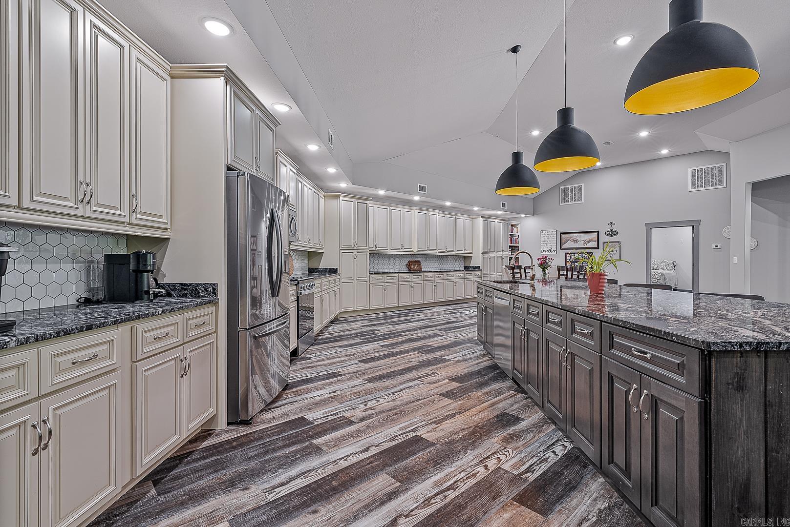 8203 Oak Creek  Harrisburg, AR