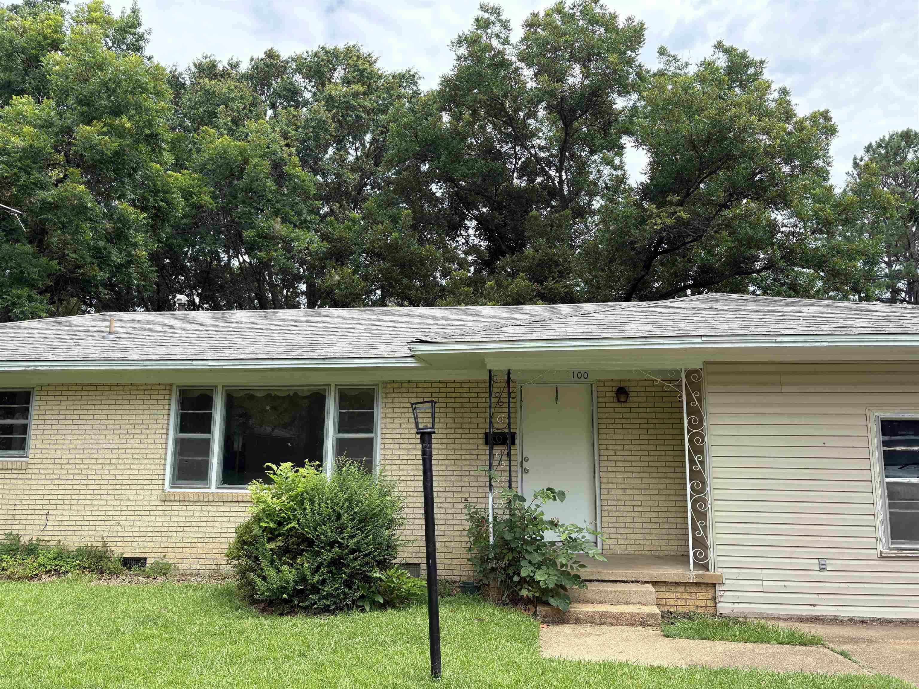 100 E Lincoln  Searcy, AR