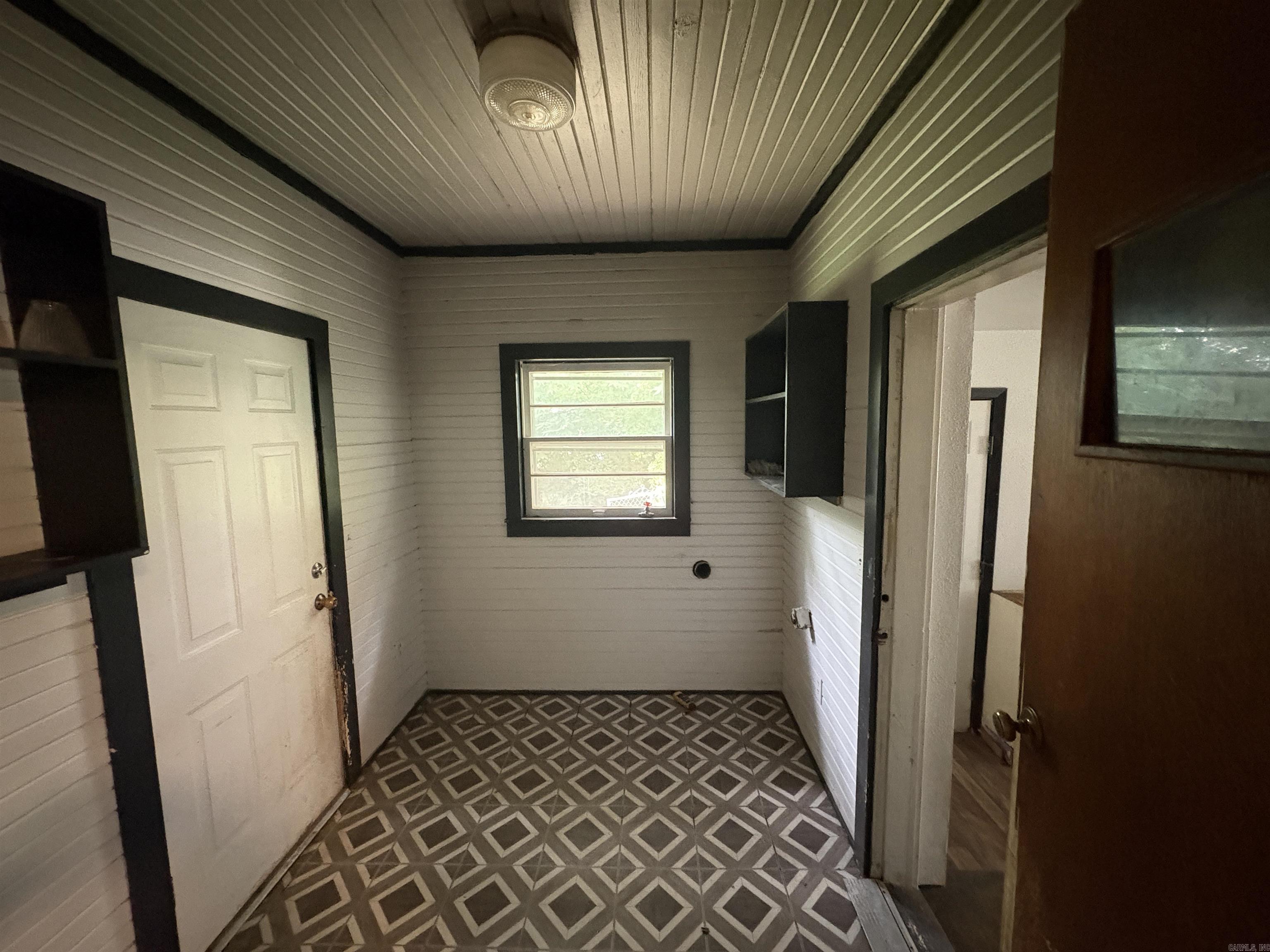 100 E Lincoln  Searcy, AR