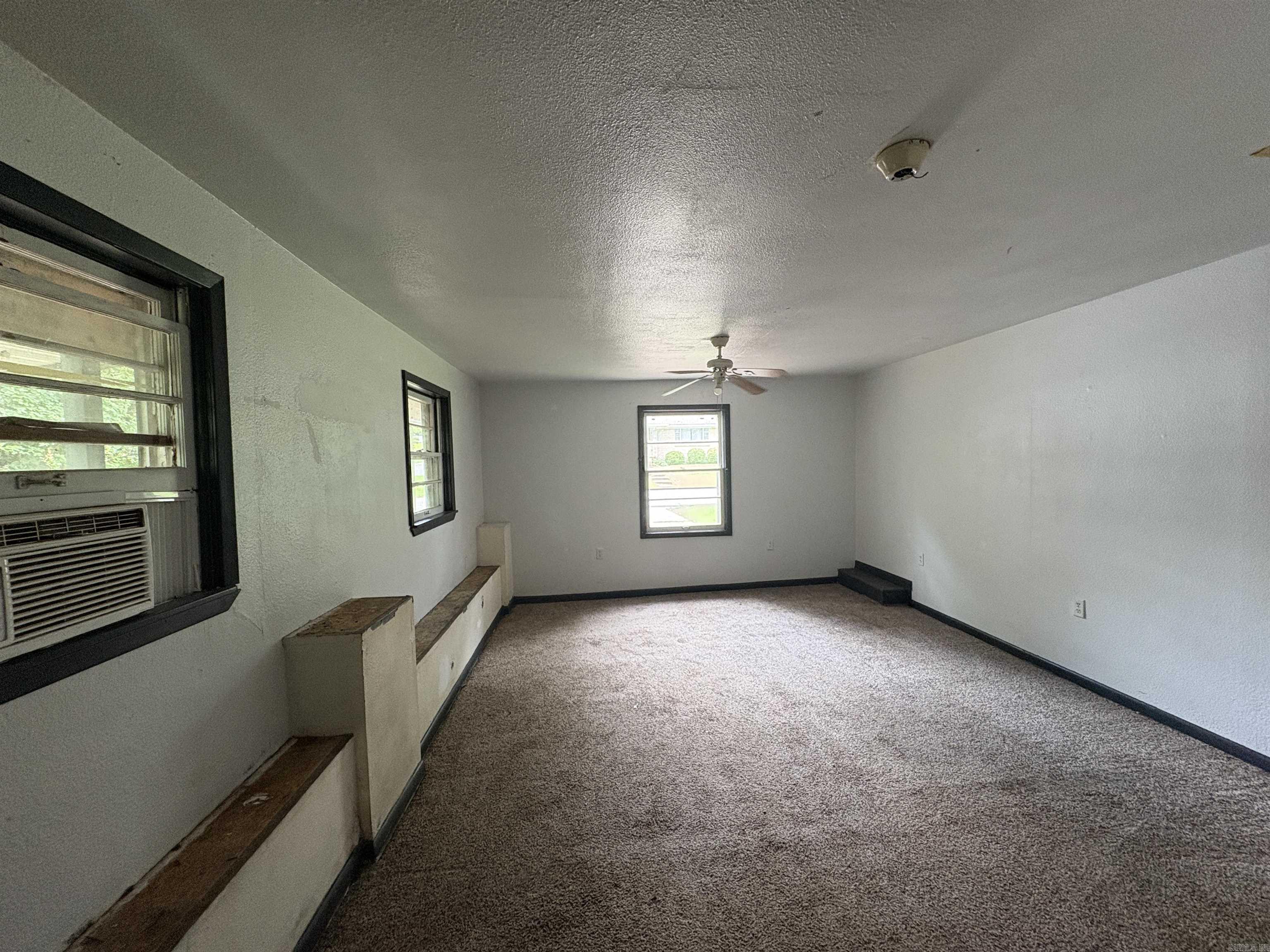 100 E Lincoln  Searcy, AR