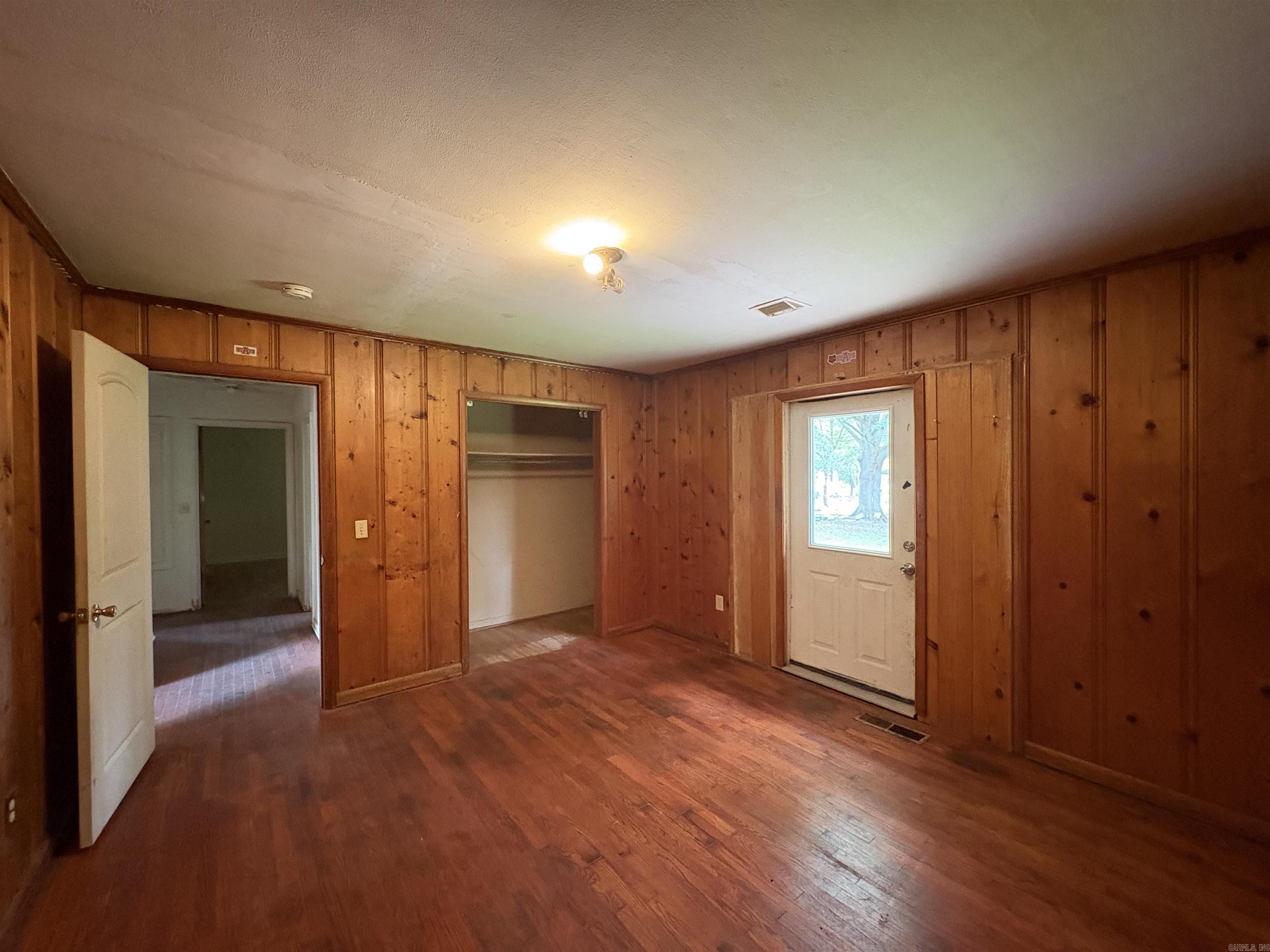 100 E Lincoln  Searcy, AR