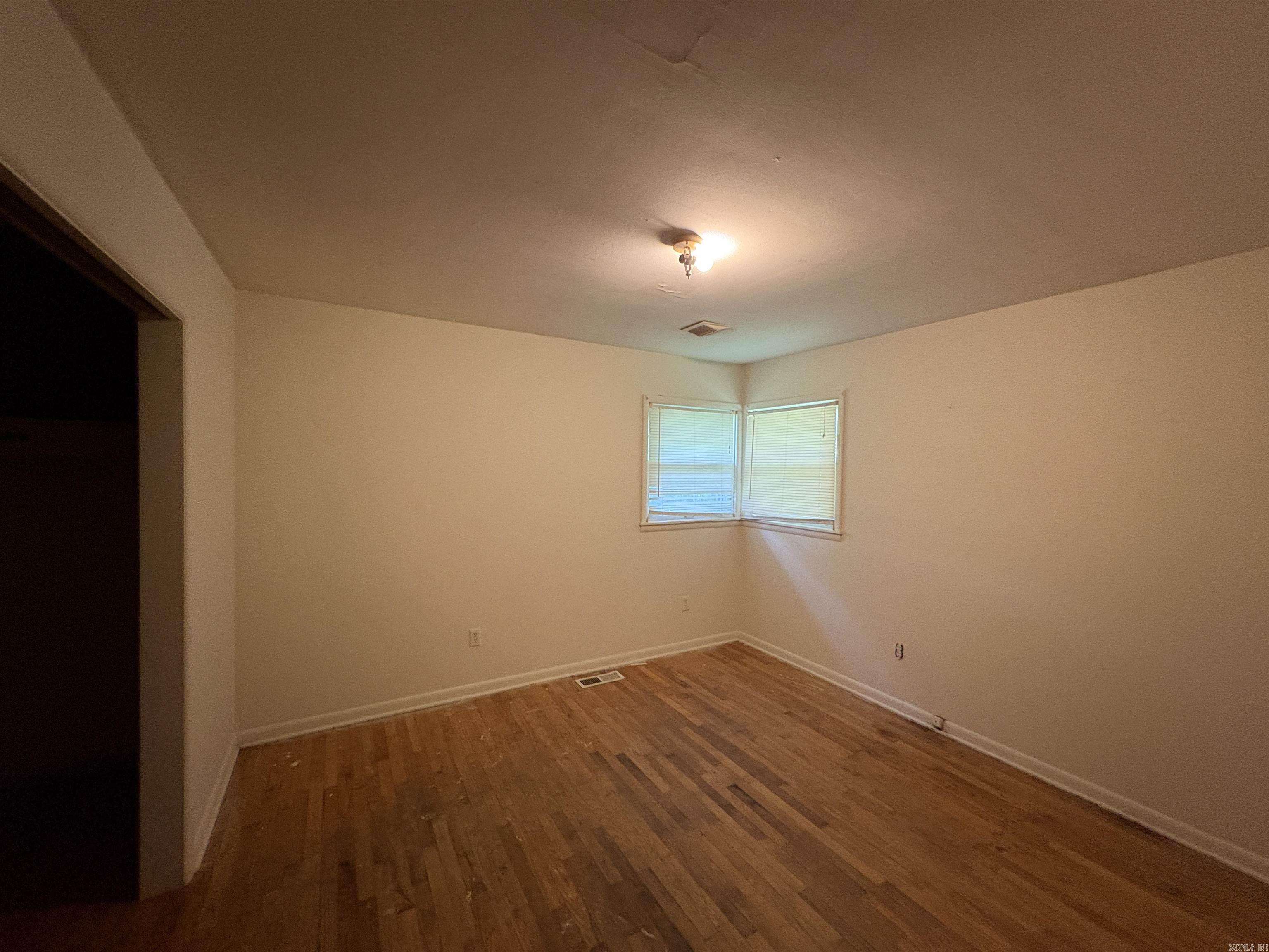 100 E Lincoln  Searcy, AR