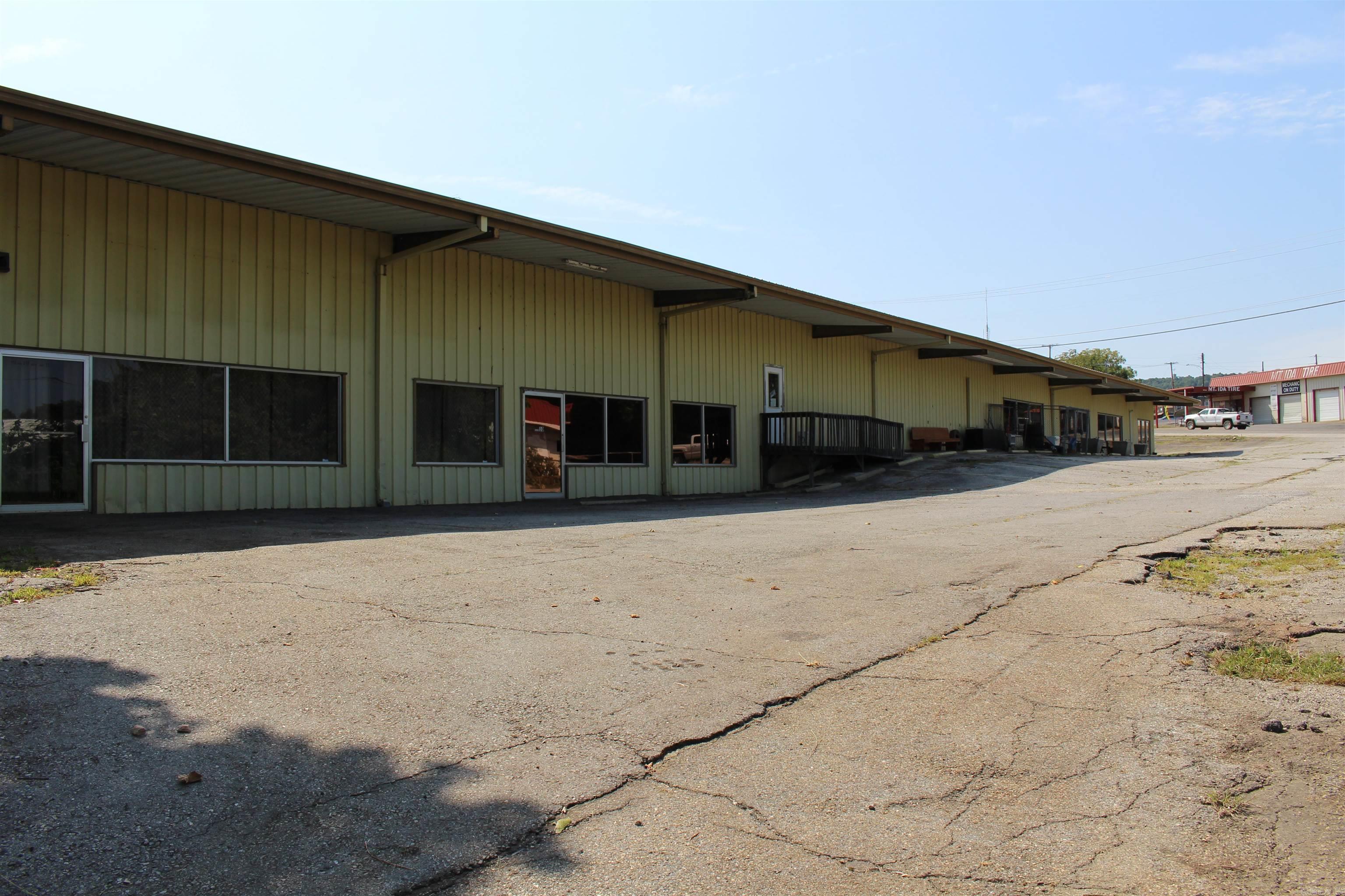 112 W Highway 270  Mount Ida, AR