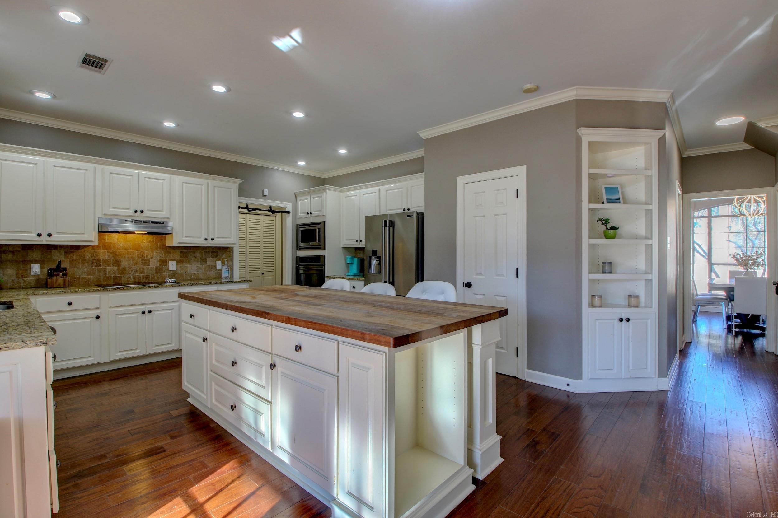 21 Chatel Drive Little Rock, AR 72223