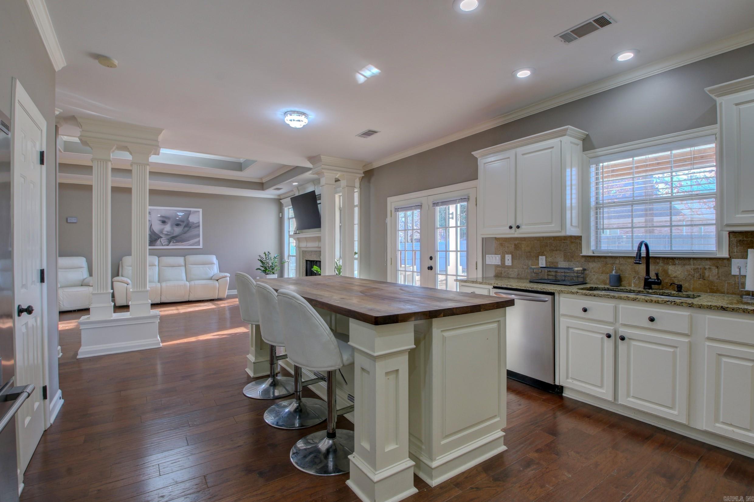 21 Chatel Drive Little Rock, AR 72223