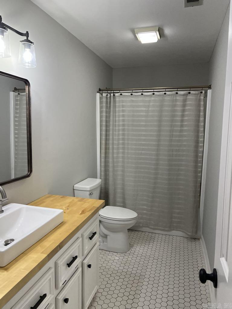 12 Suwannee Maumelle, AR 72113