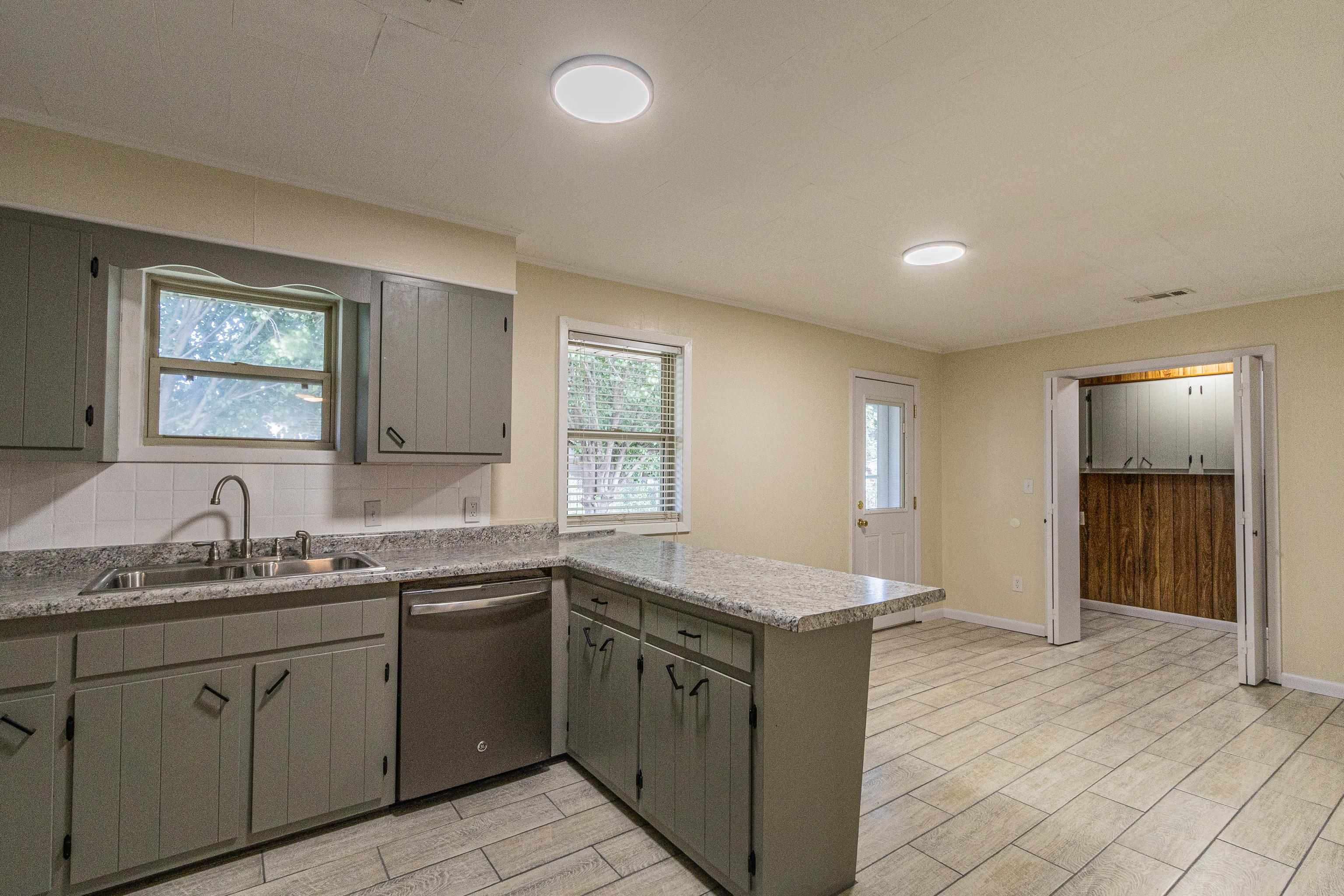 203 S 13TH AVE  Paragould, AR