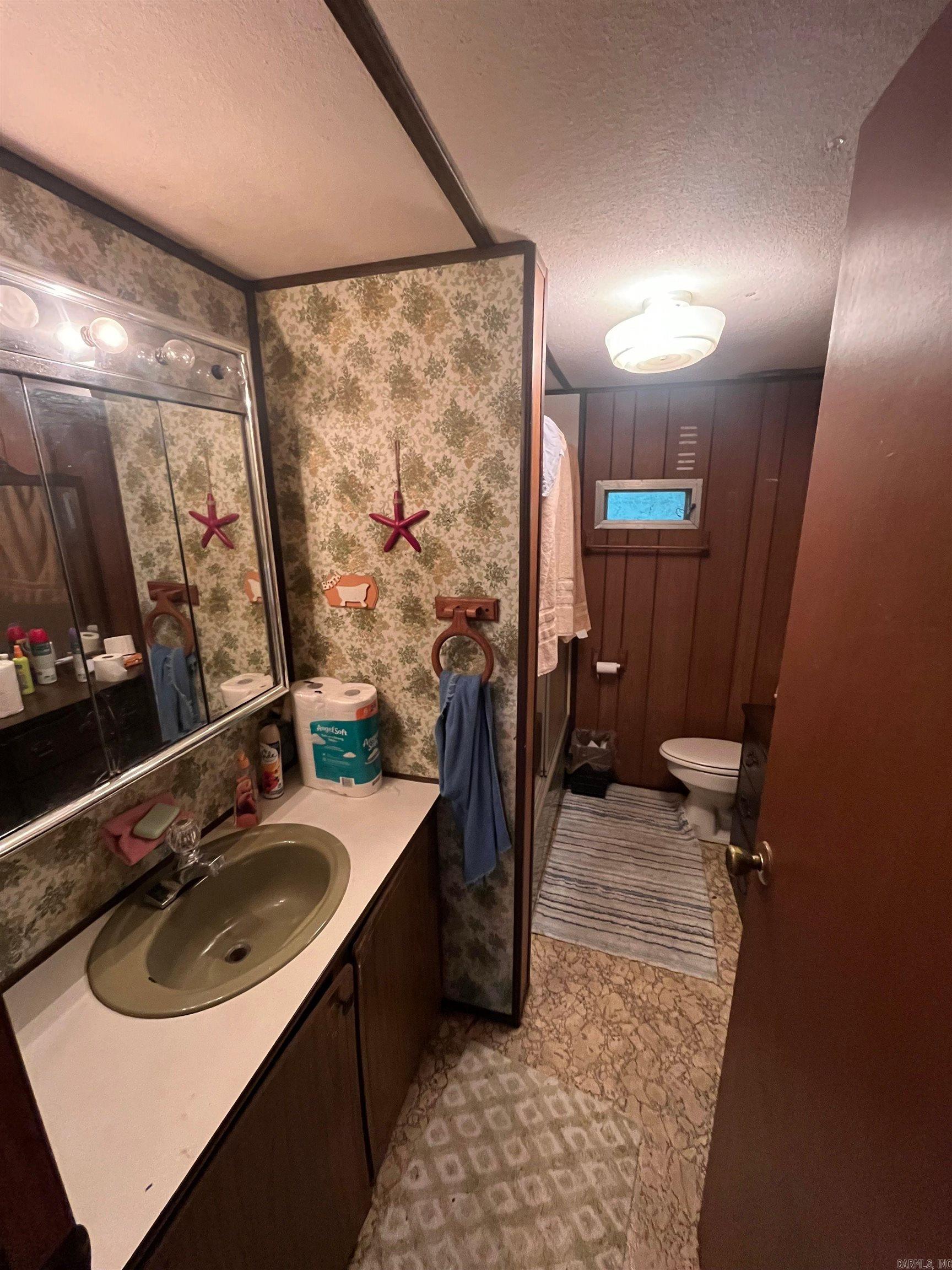 20 Easy St.  Greers Ferry, AR
