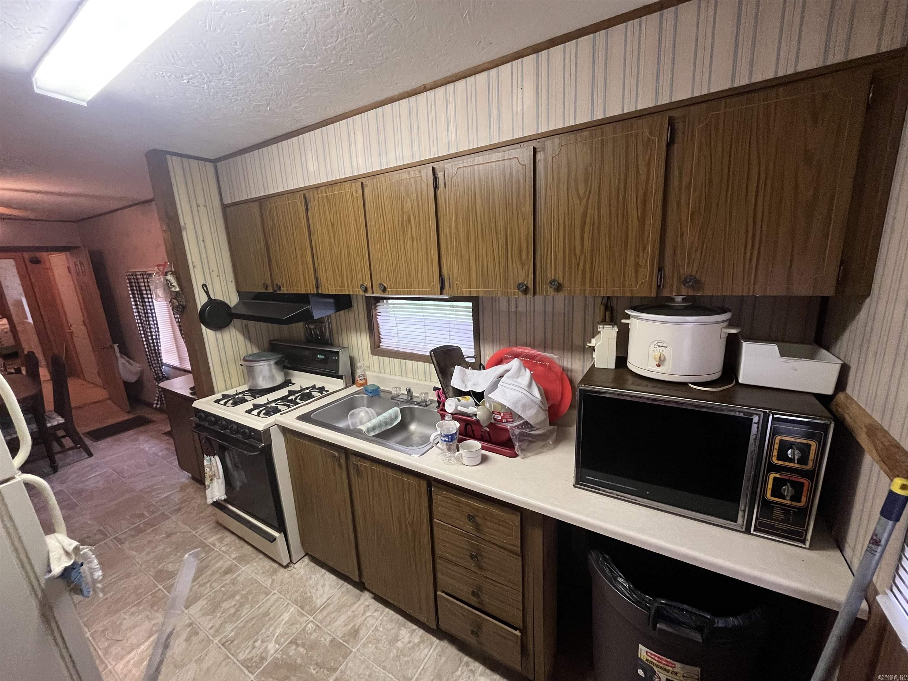 20 Easy St.  Greers Ferry, AR