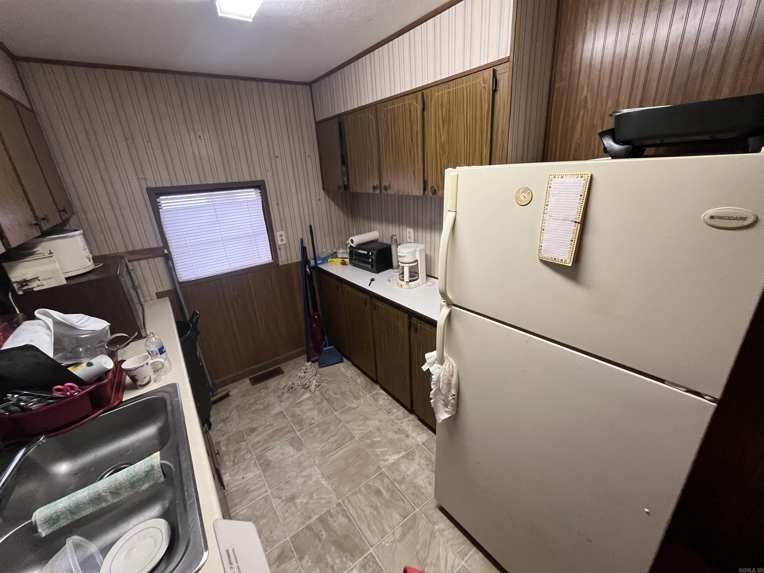 20 Easy St.  Greers Ferry, AR