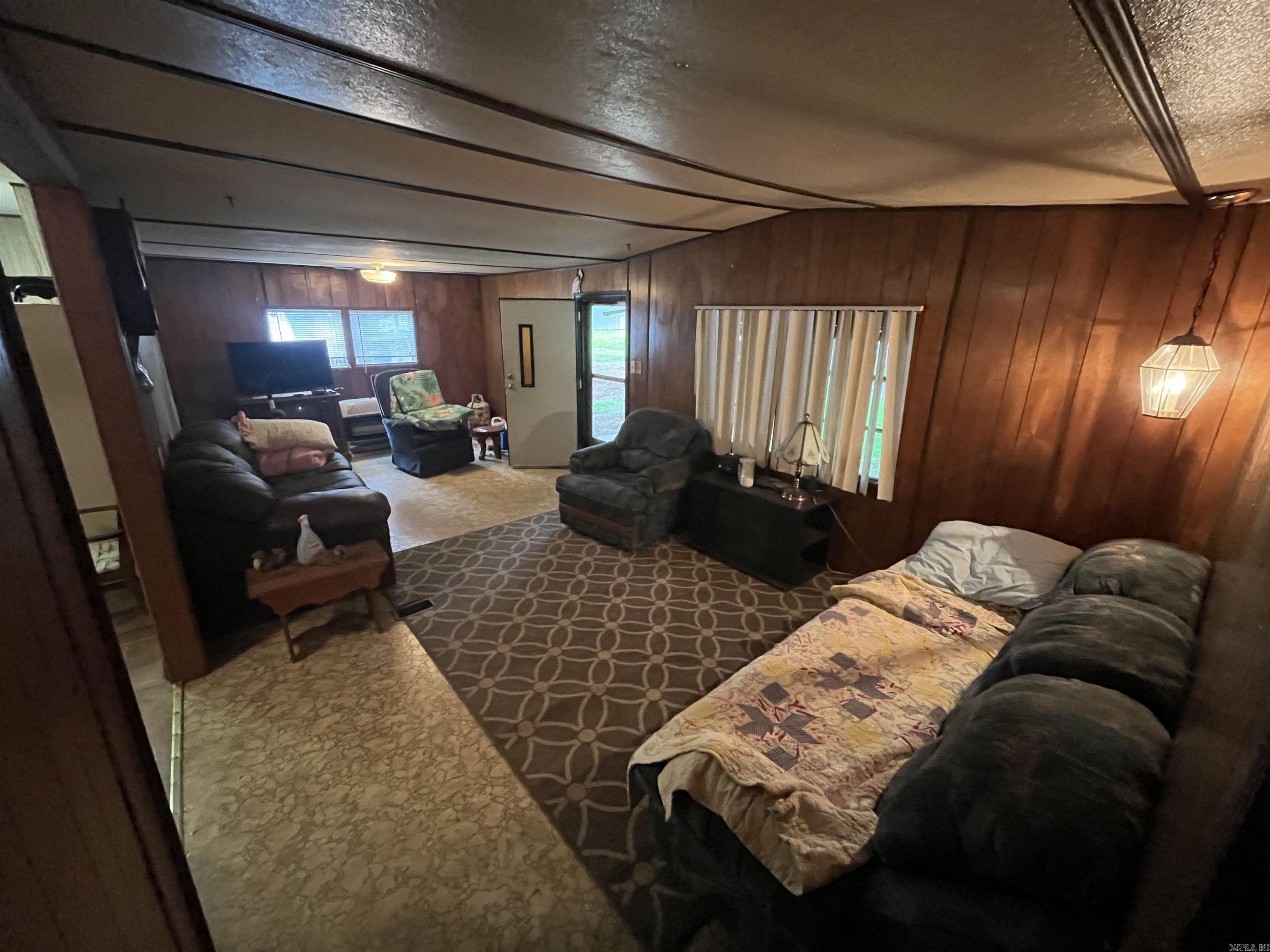 20 Easy St.  Greers Ferry, AR