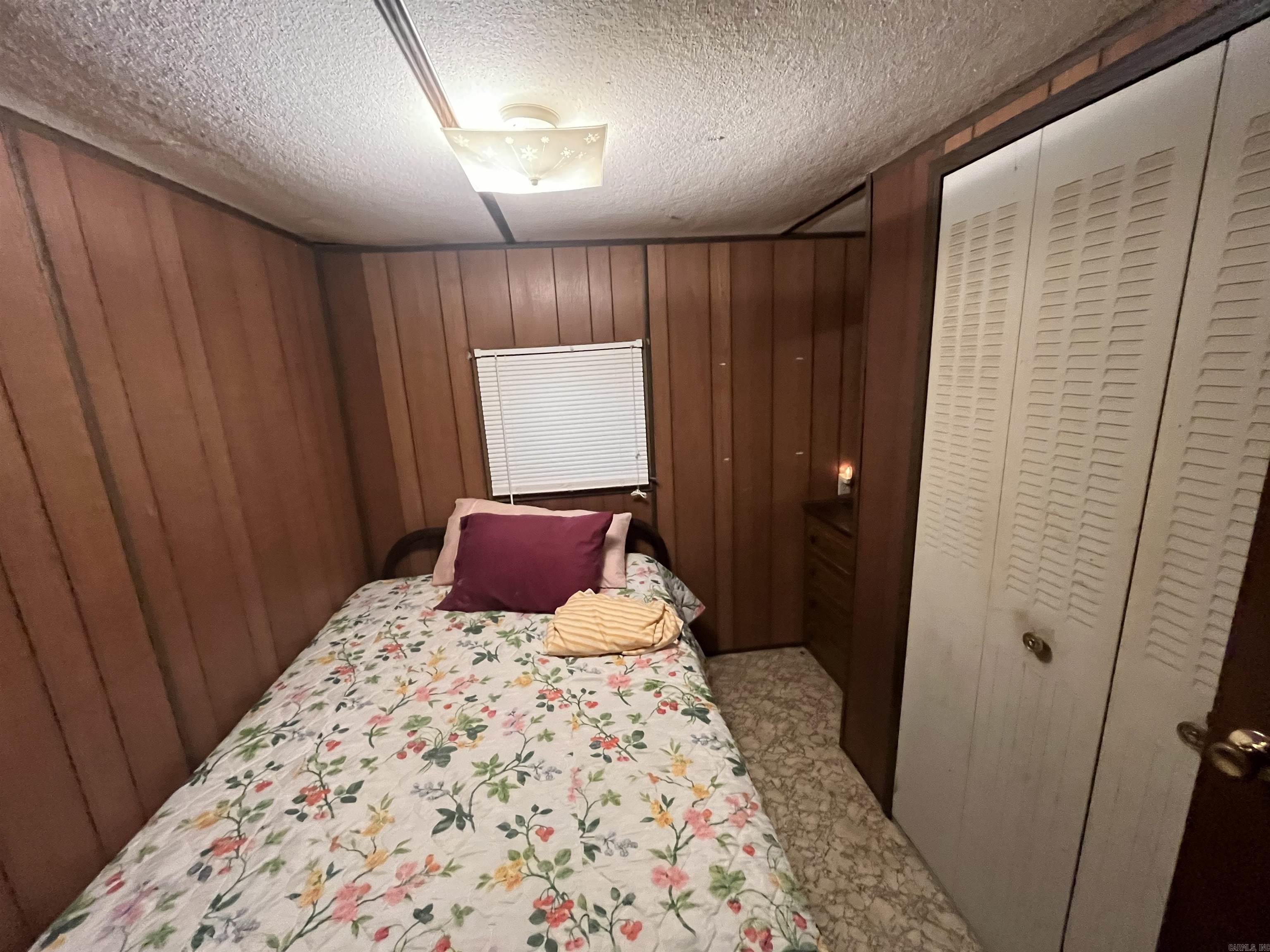 20 Easy St.  Greers Ferry, AR