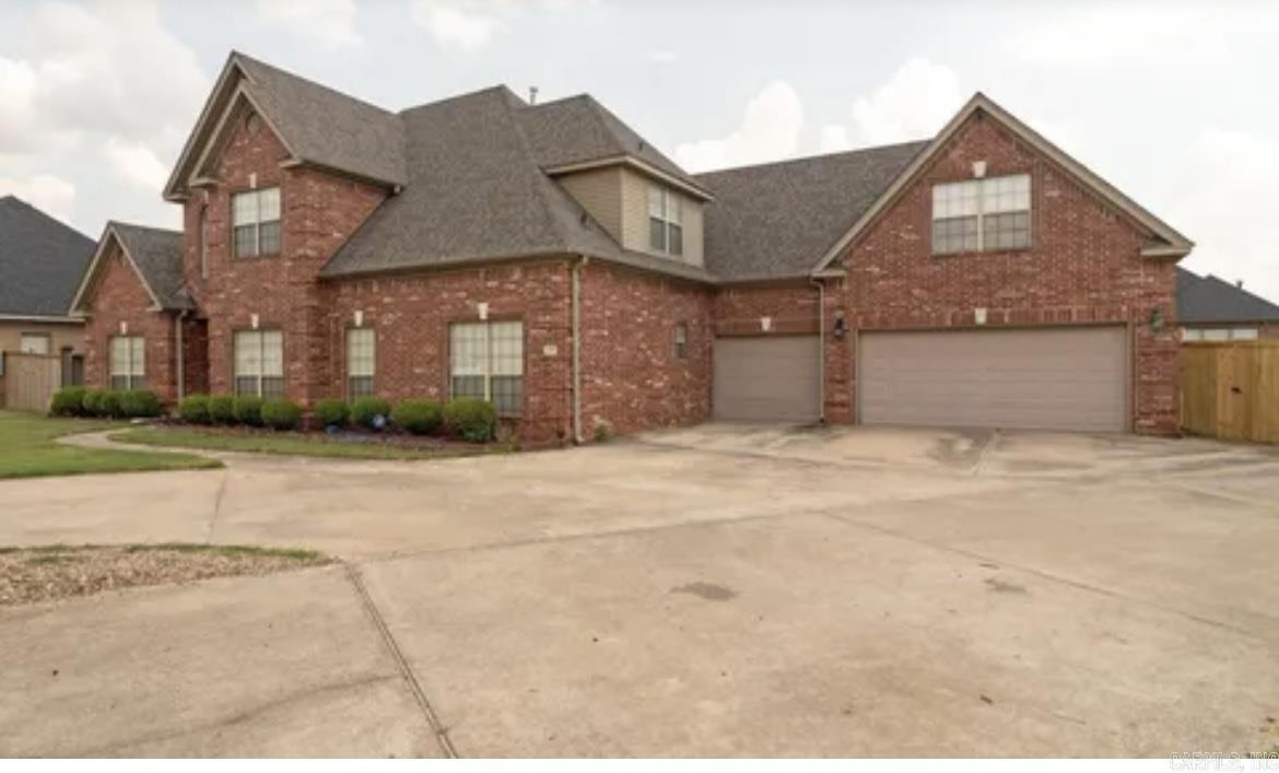 25 Toulouse Court Maumelle, AR 72113