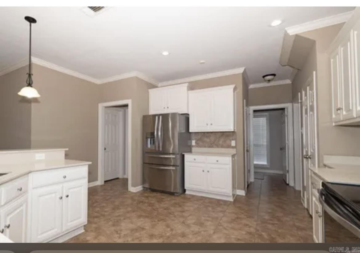 25 Toulouse Court Maumelle, AR 72113