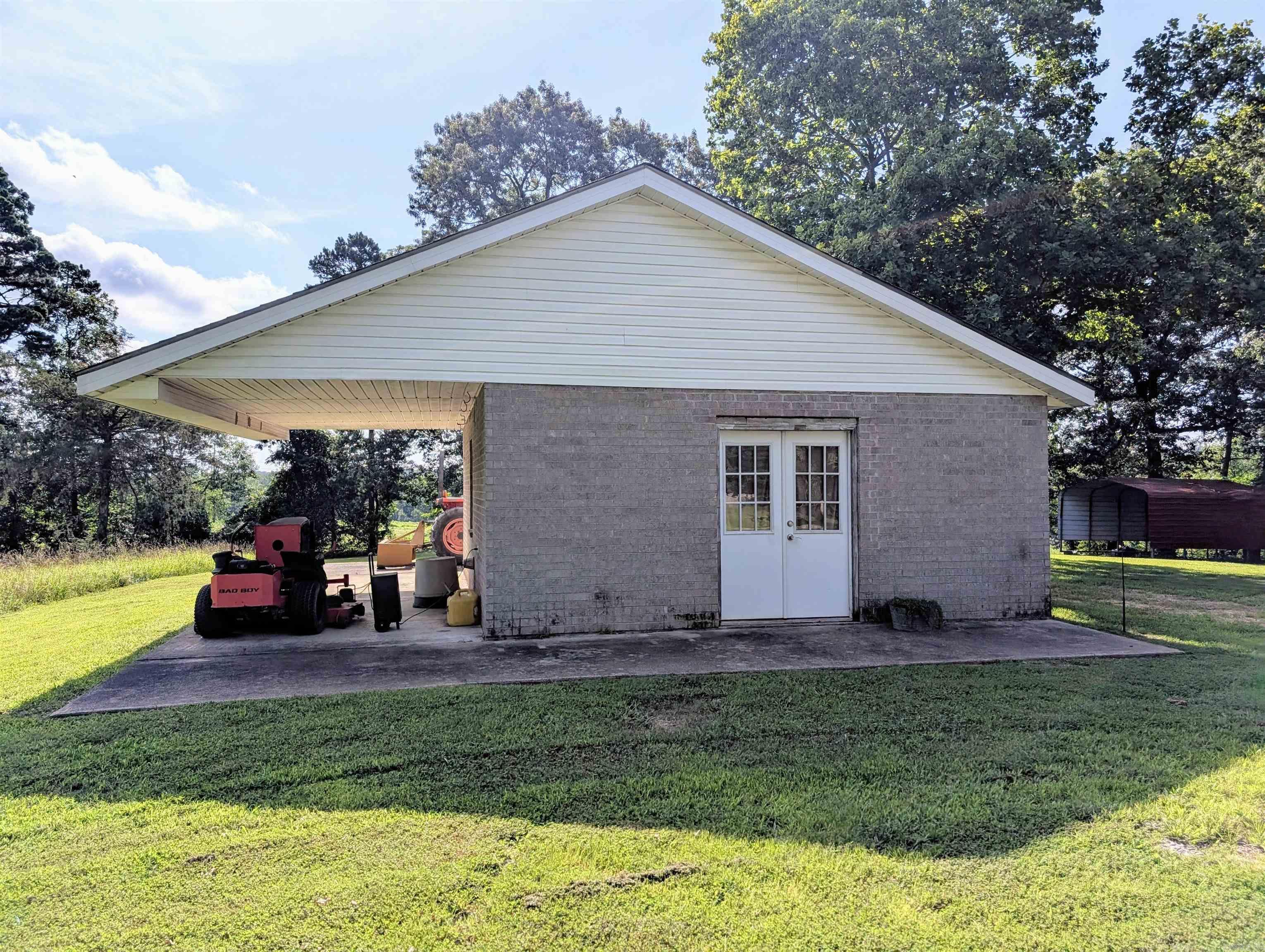 264 Polk Road 16 Cove, AR 71937