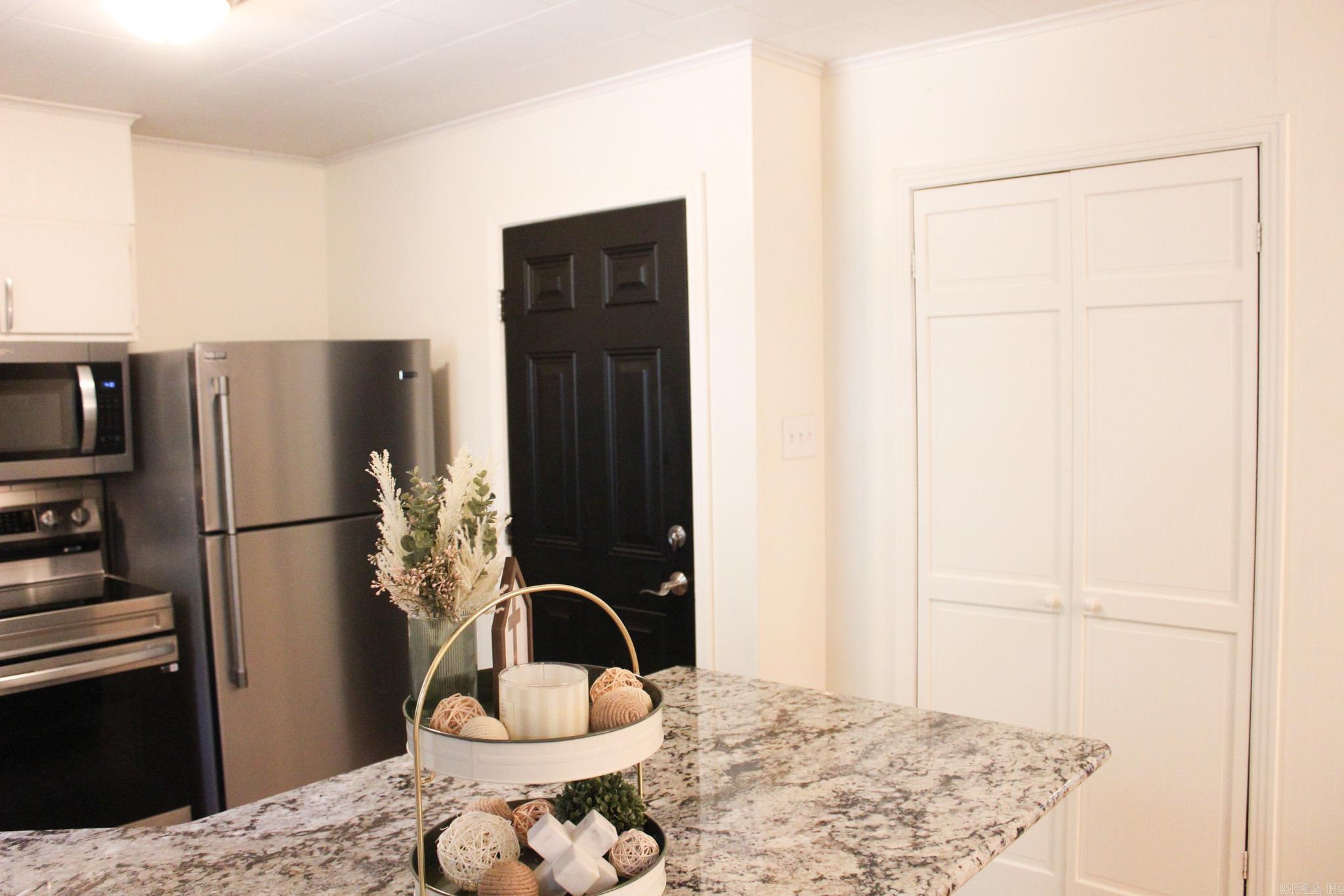 102 S Ella  Searcy, AR