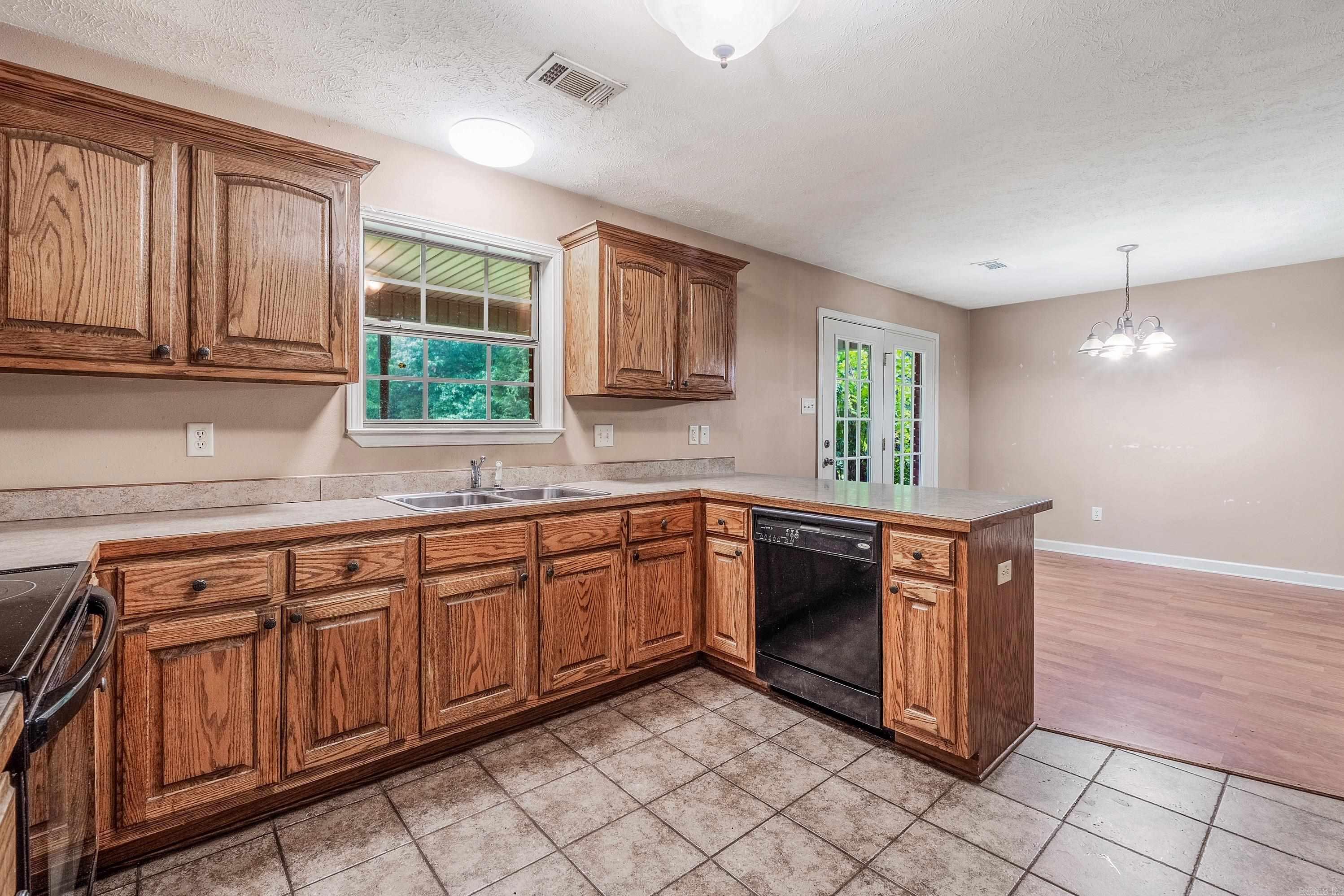 23 Arnoldsburg Conway, AR 72032