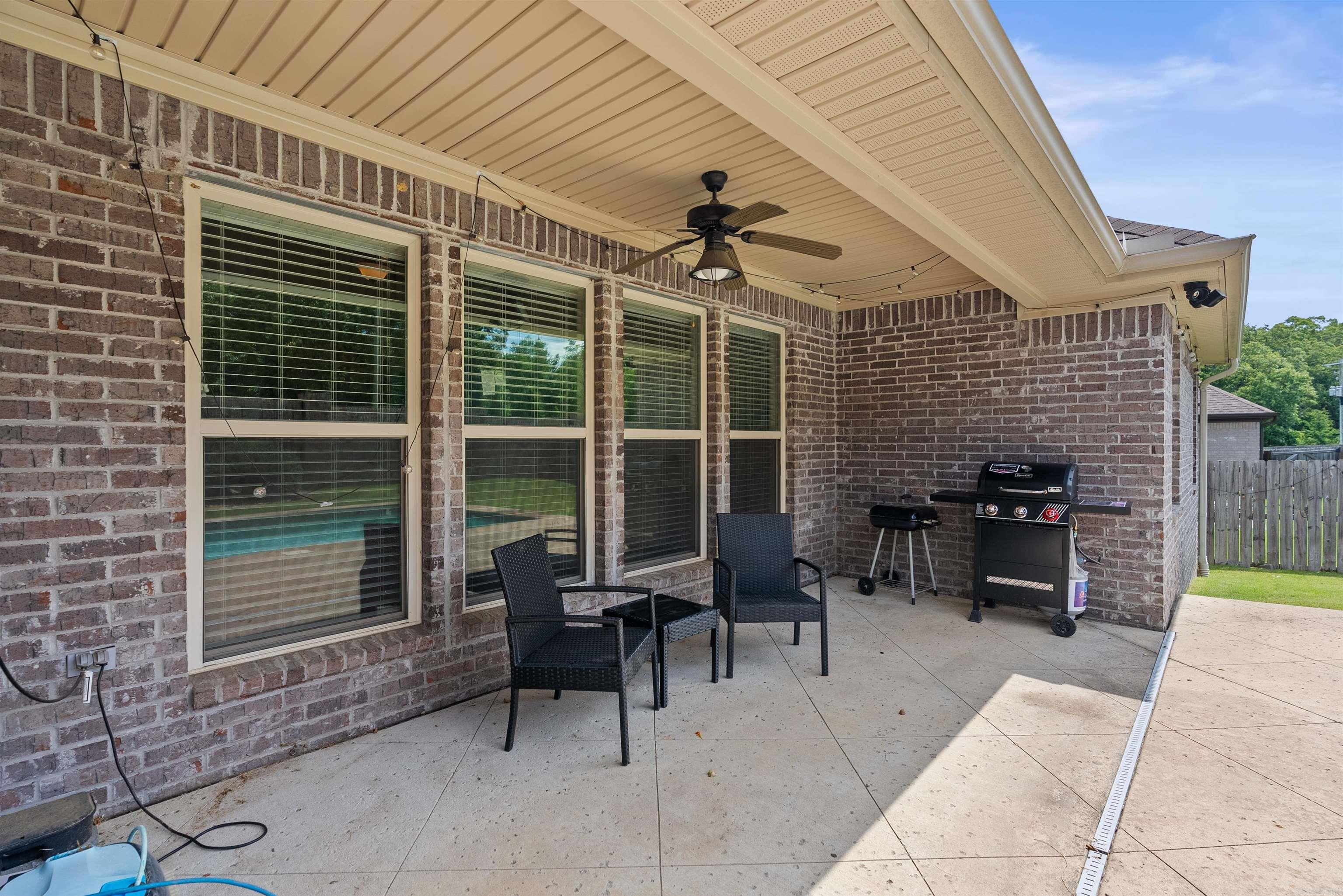 9233 Meadow Gardens Circle Sherwood, AR 72120