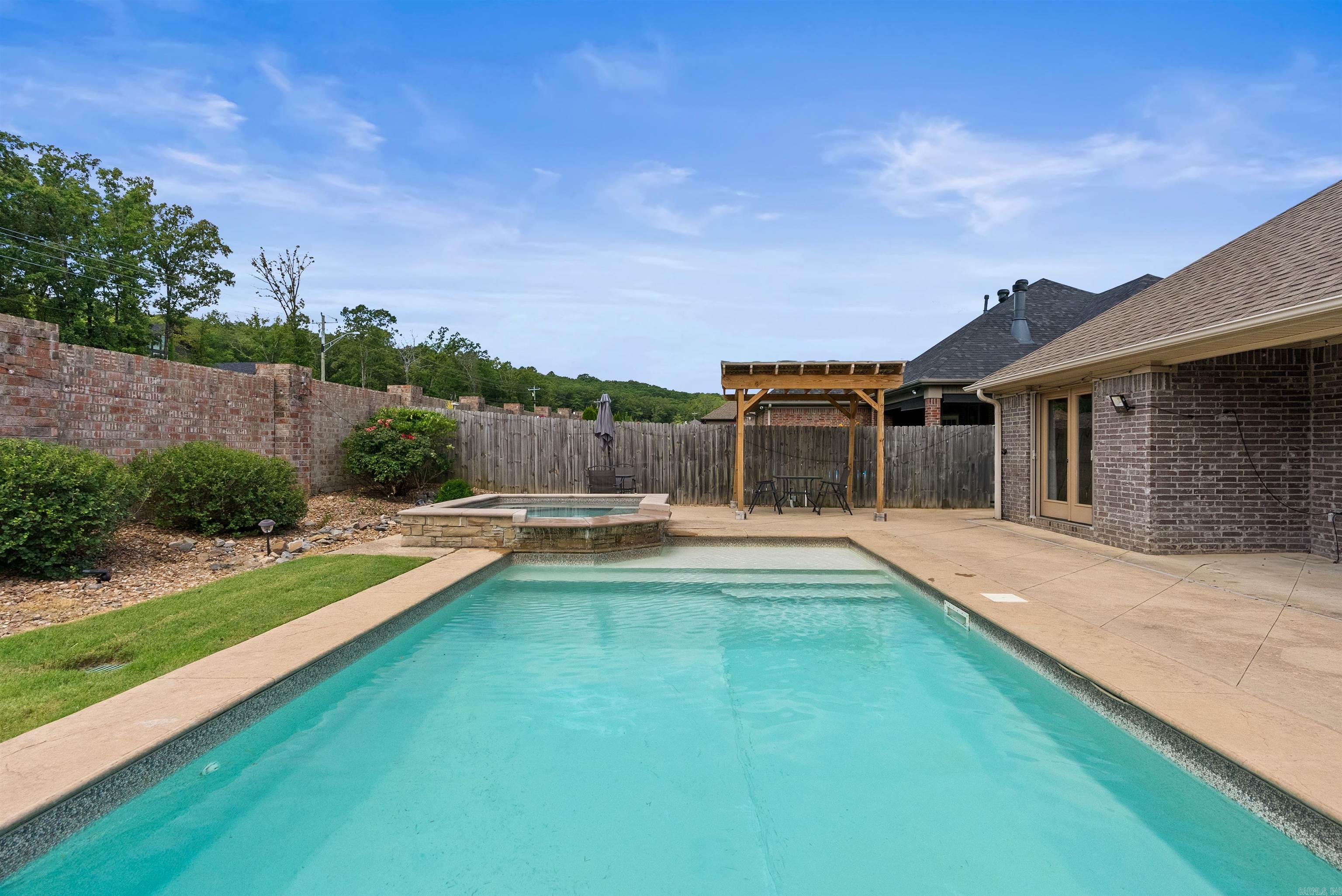 9233 Meadow Gardens Circle Sherwood, AR 72120