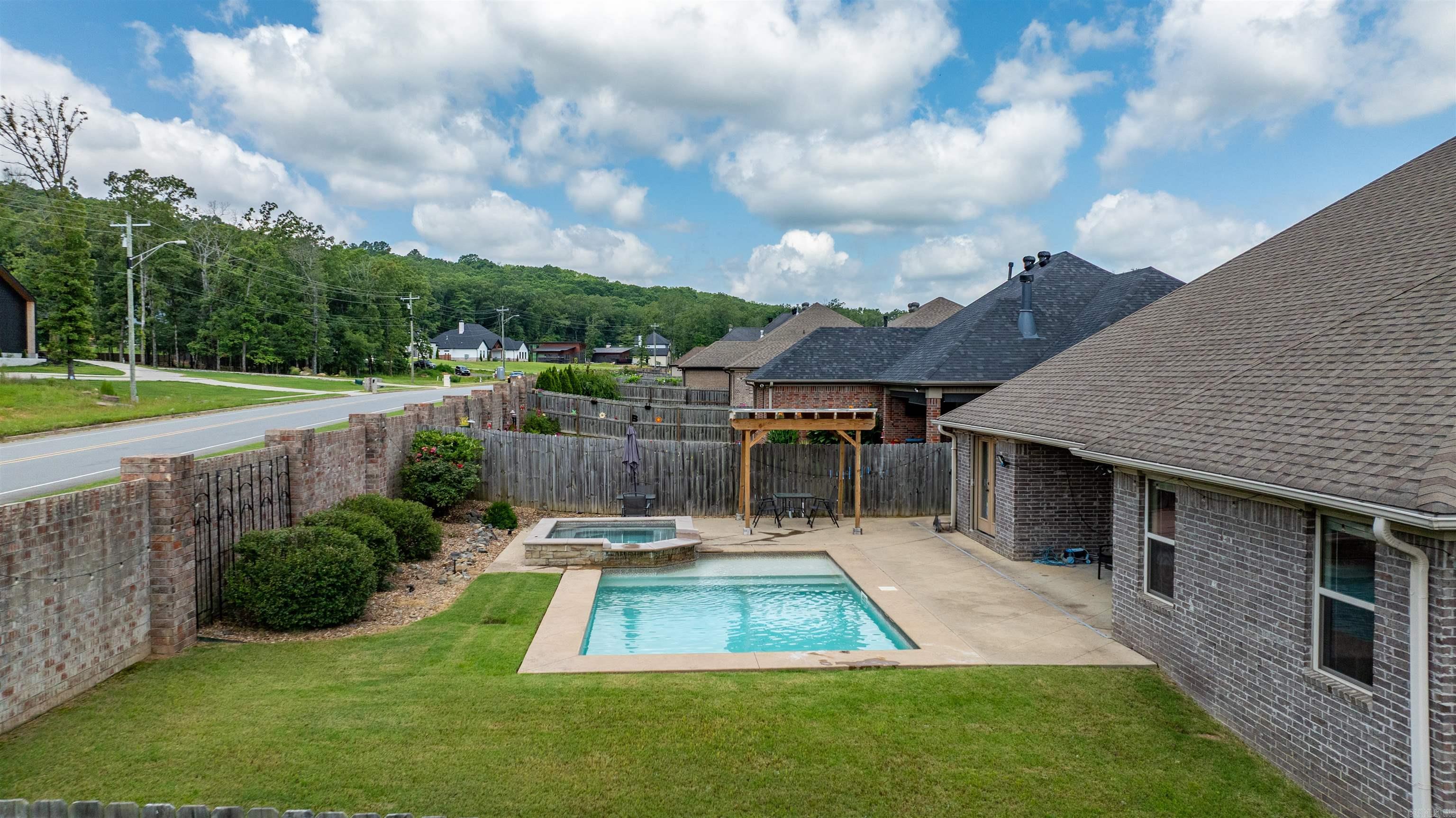 9233 Meadow Gardens Circle Sherwood, AR 72120