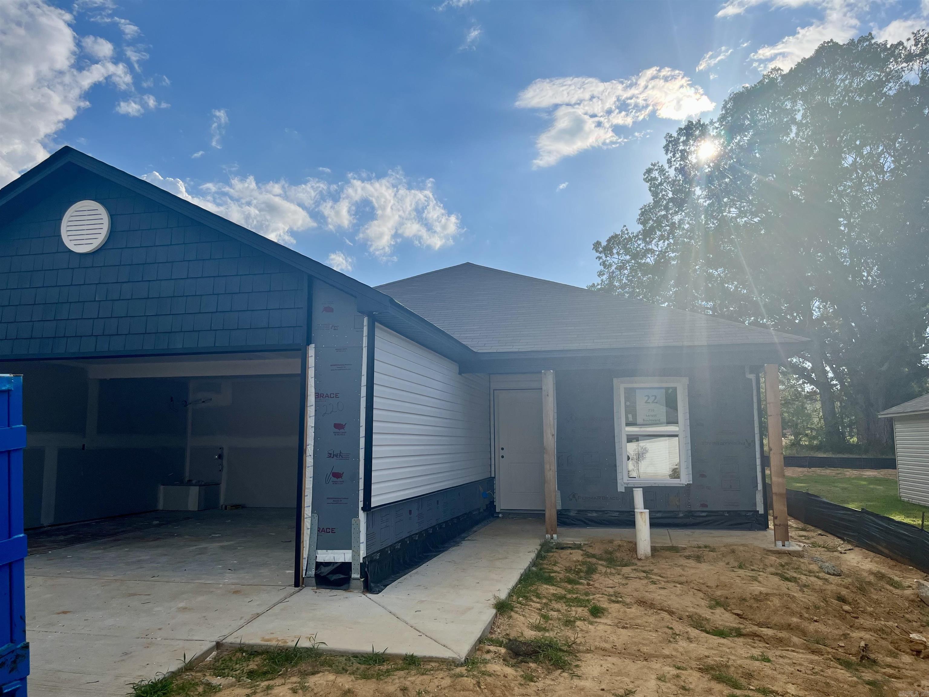 220 Leruss Boulevard