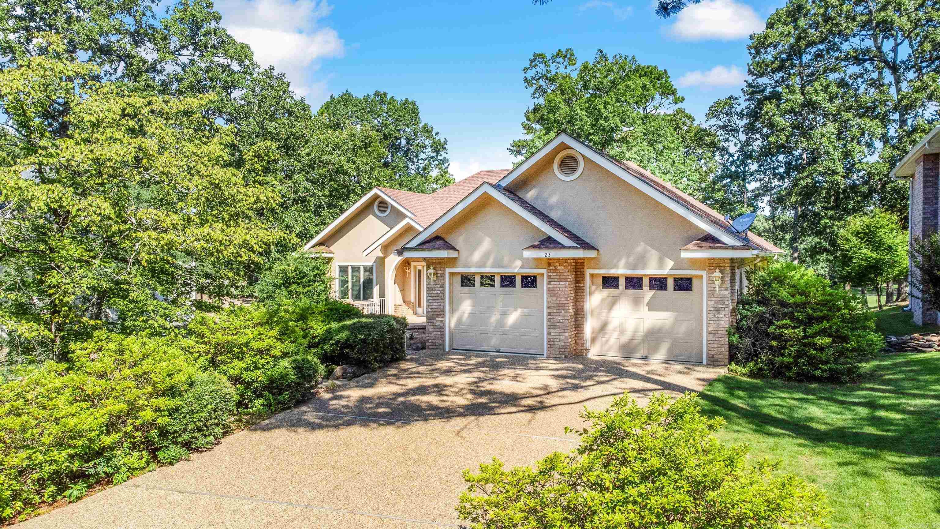 23 Realeza  Hot Springs Village, AR