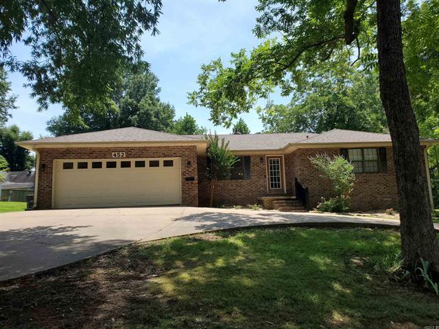 452  Pine Tree  Piggott, AR