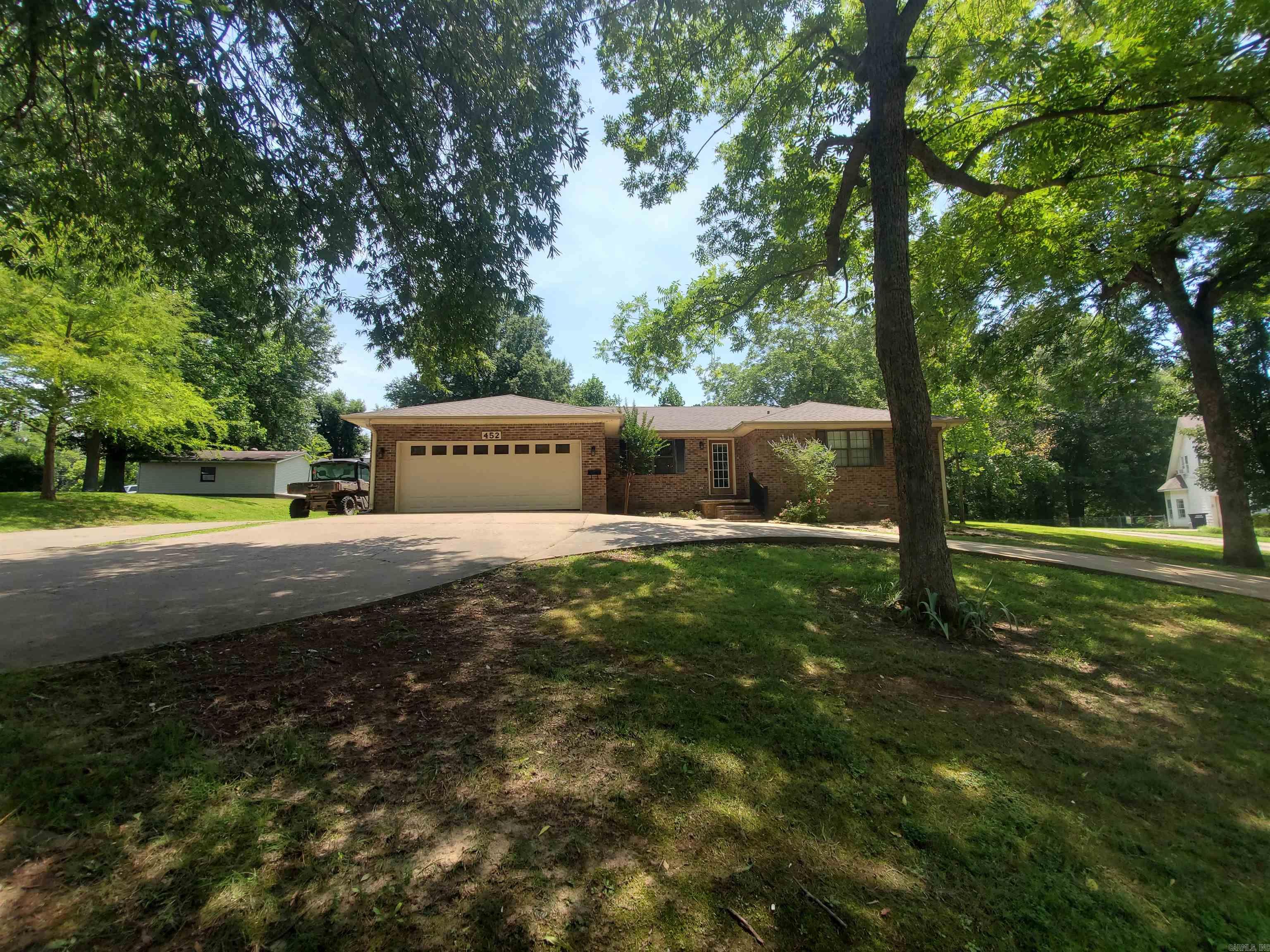 452 Pine Tree  Piggott, AR