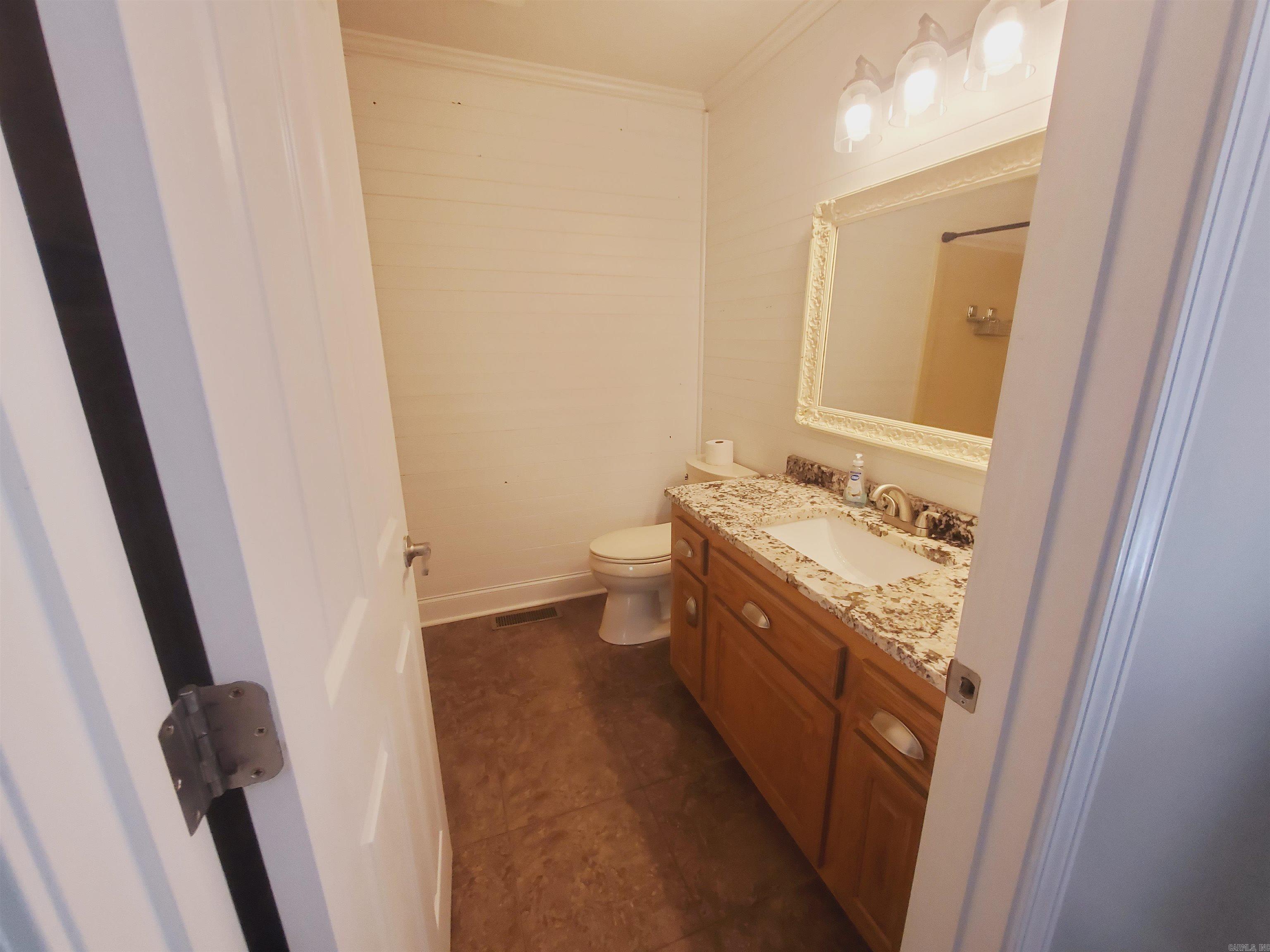452 Pine Tree Lane Piggott, AR 72454