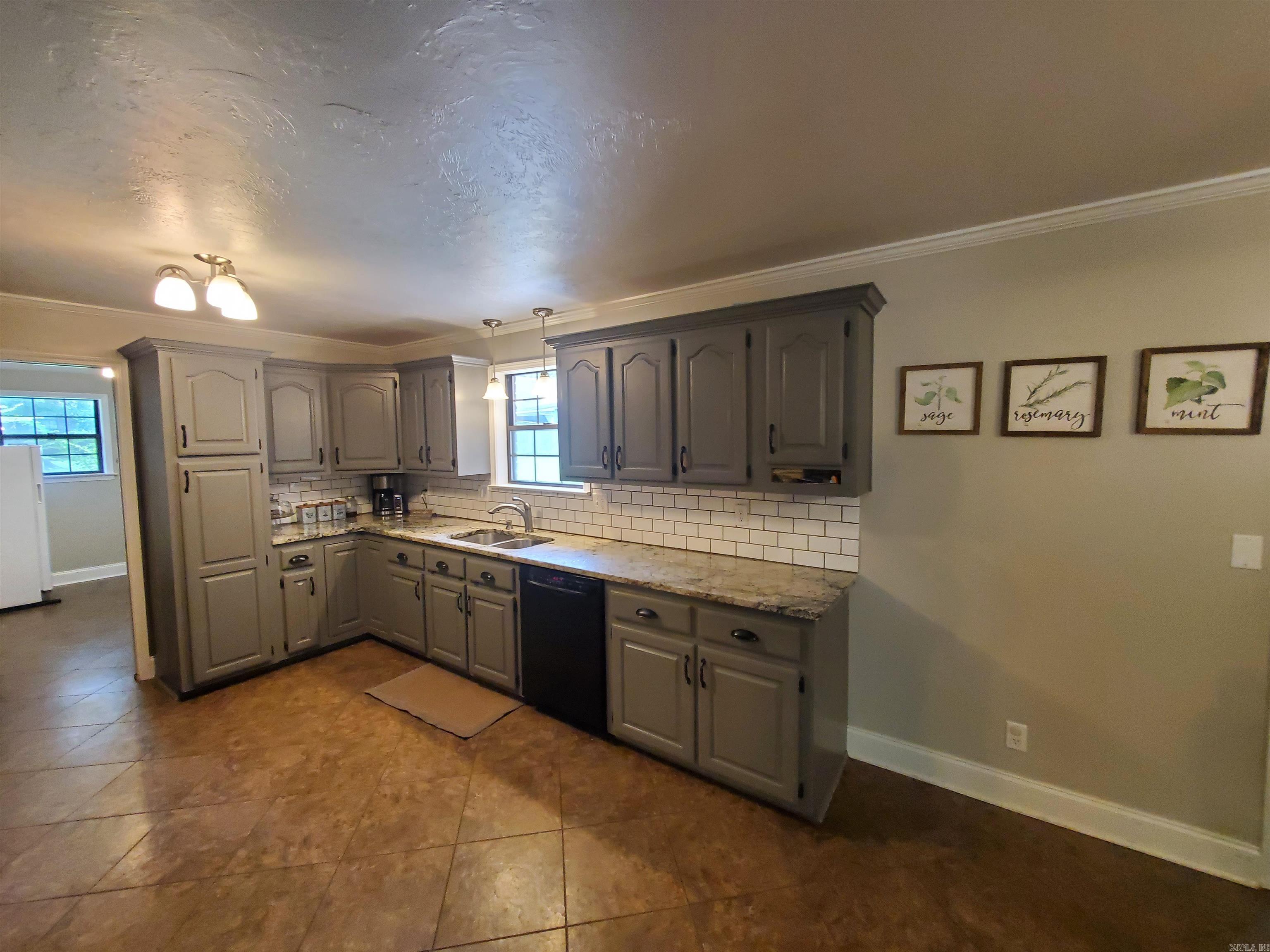 452 Pine Tree  Piggott, AR
