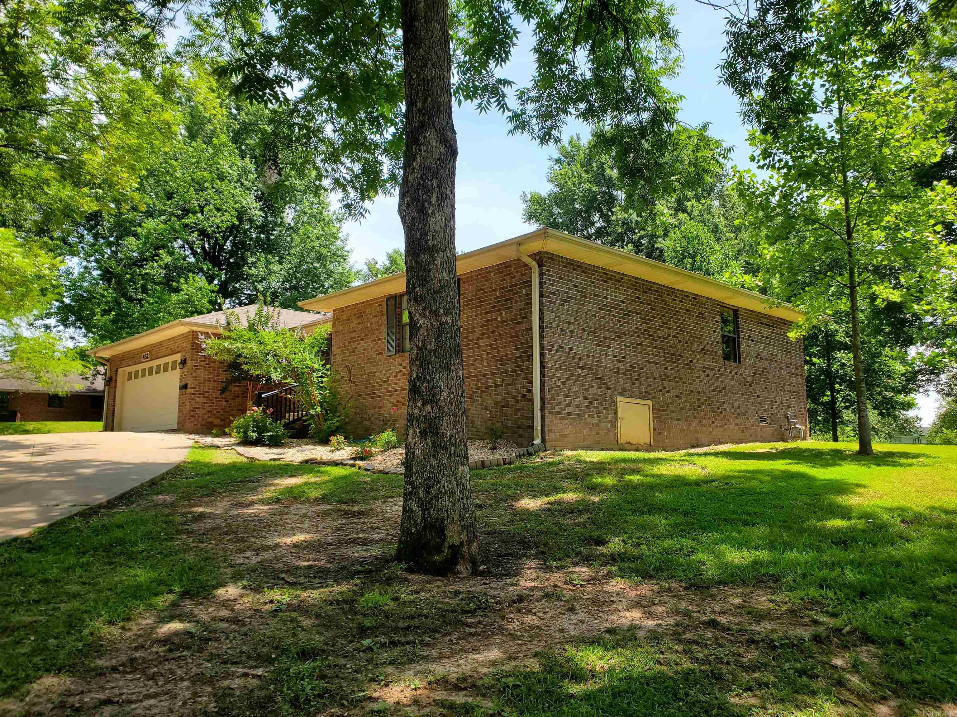 452 Pine Tree  Piggott, AR