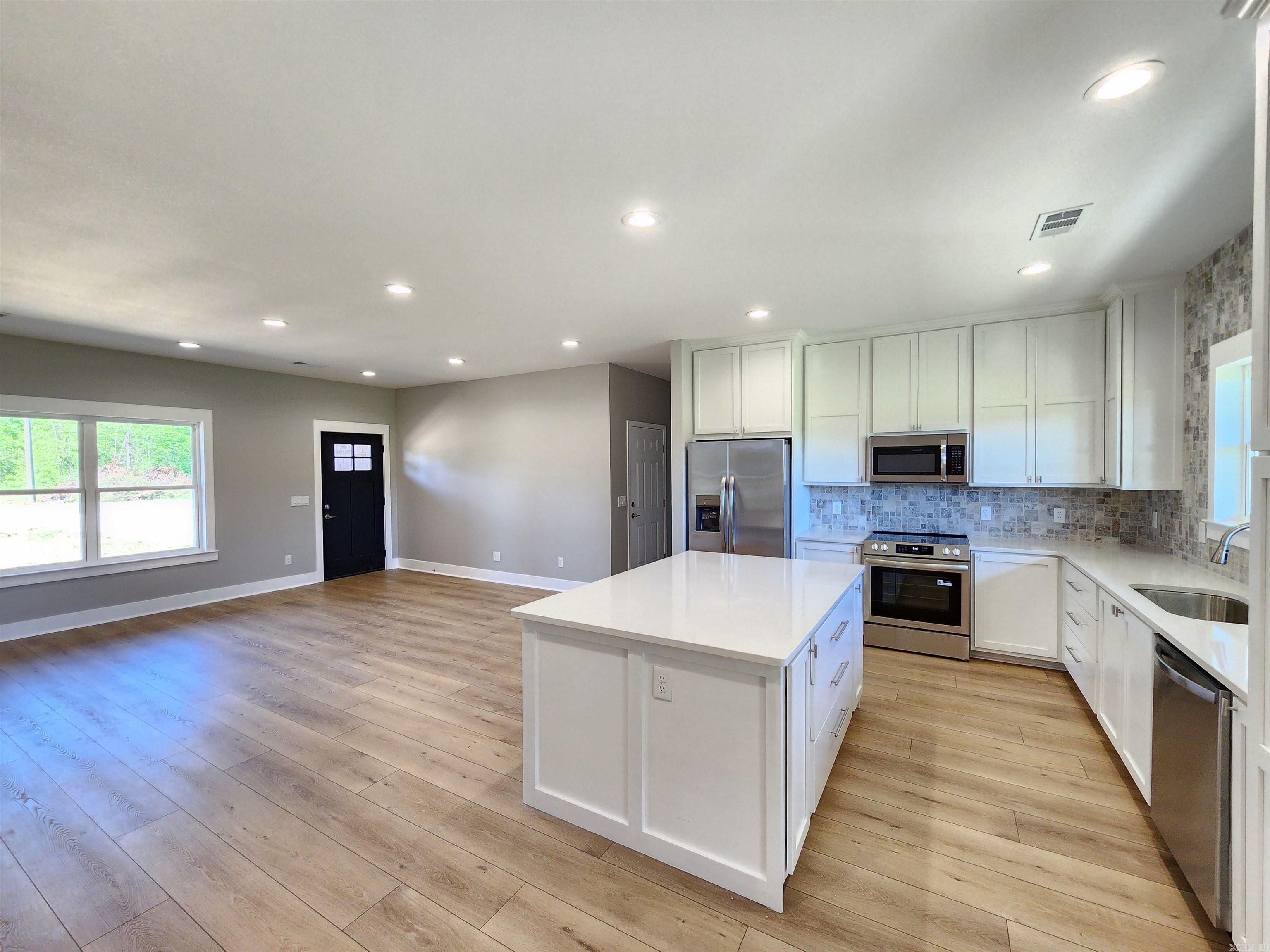 290 Walker  Higginson, AR