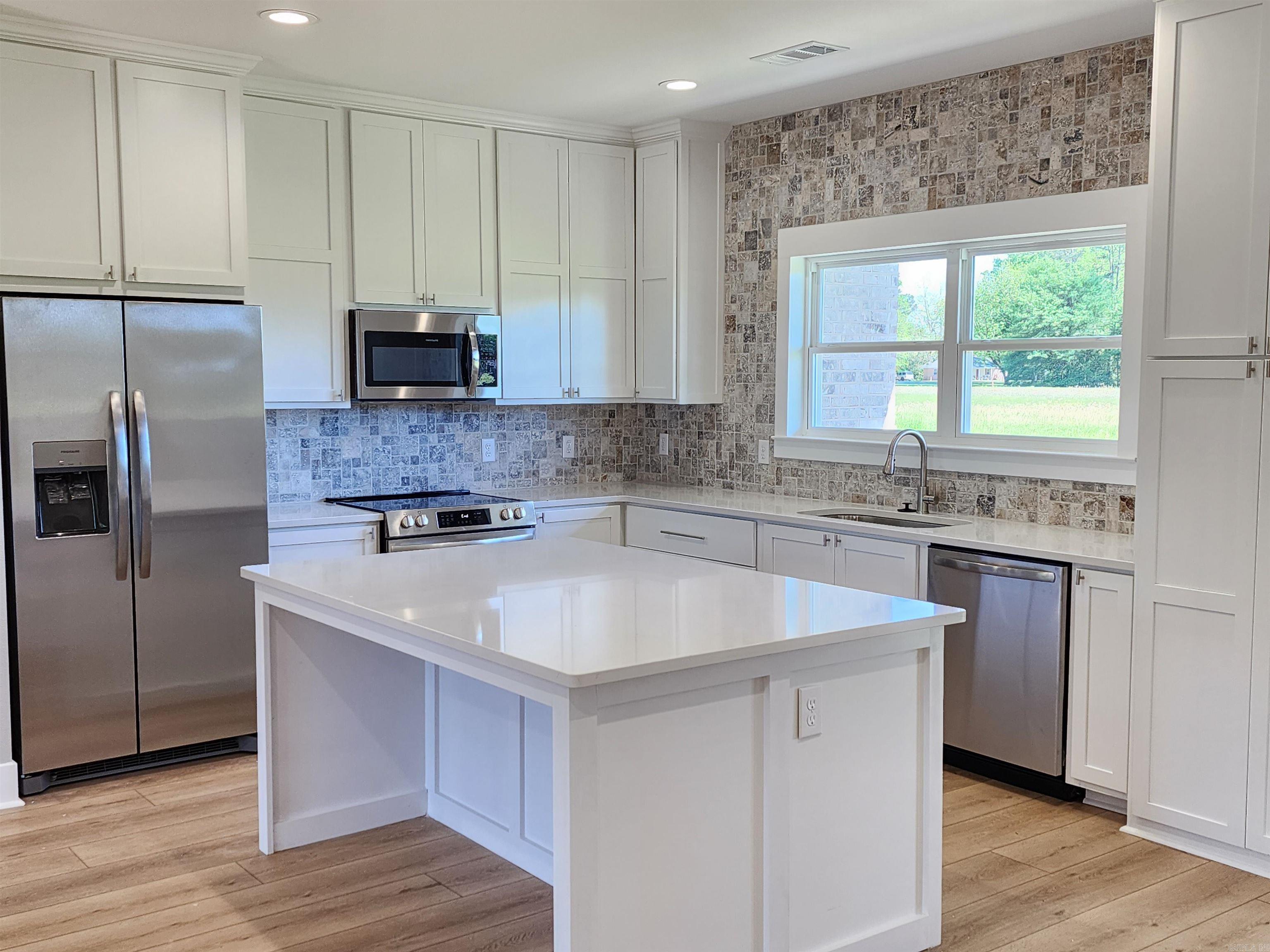 290 Walker  Higginson, AR