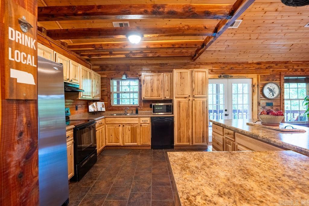 105 Green Meadow  Mountain View, AR