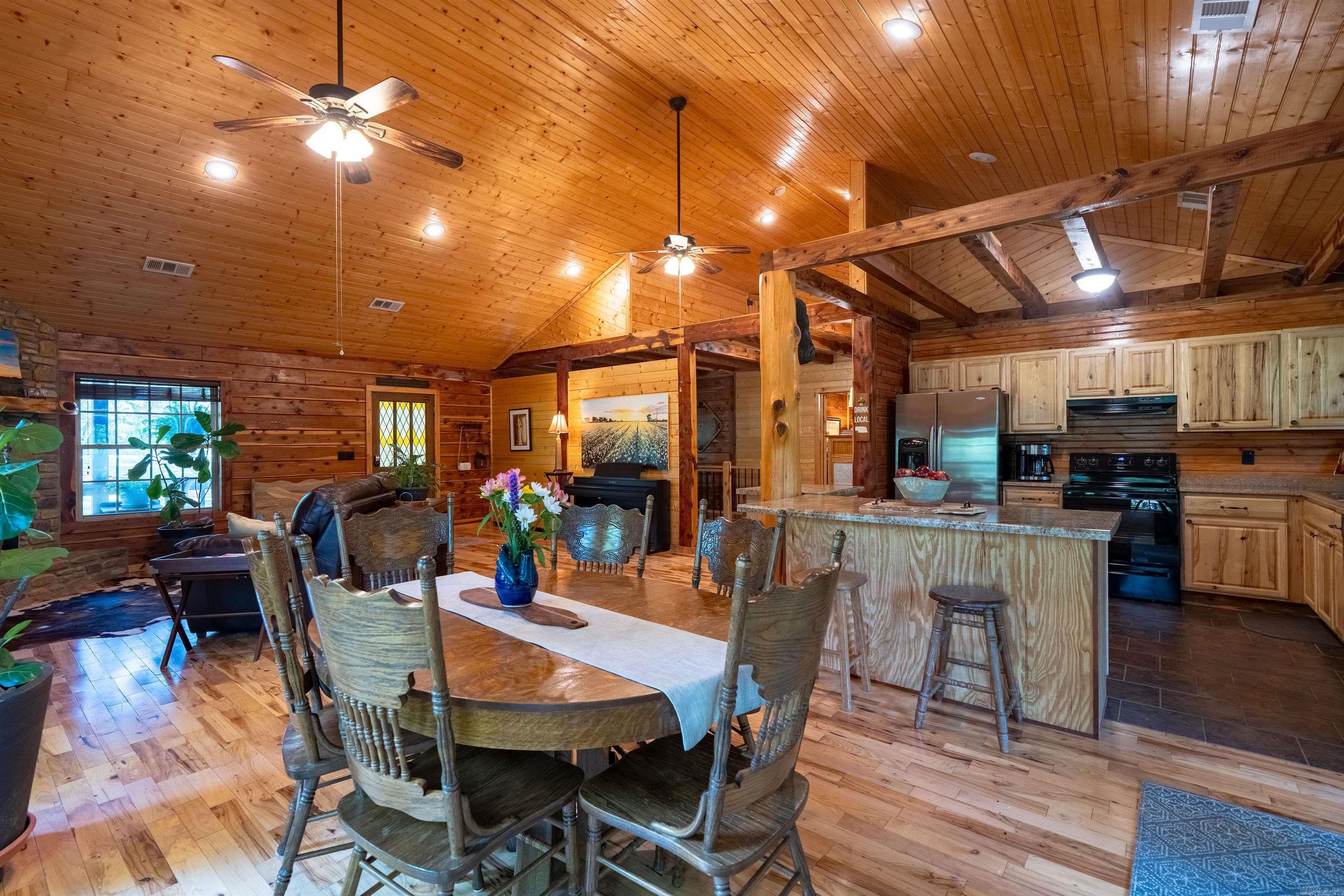 105 Green Meadow  Mountain View, AR