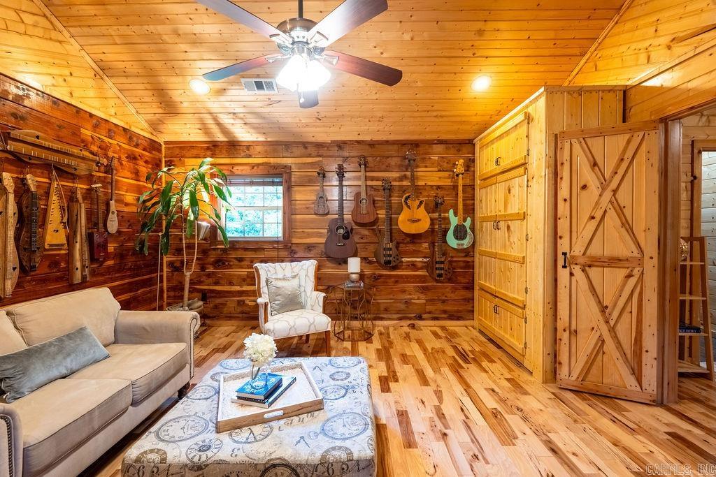 105 Green Meadow  Mountain View, AR