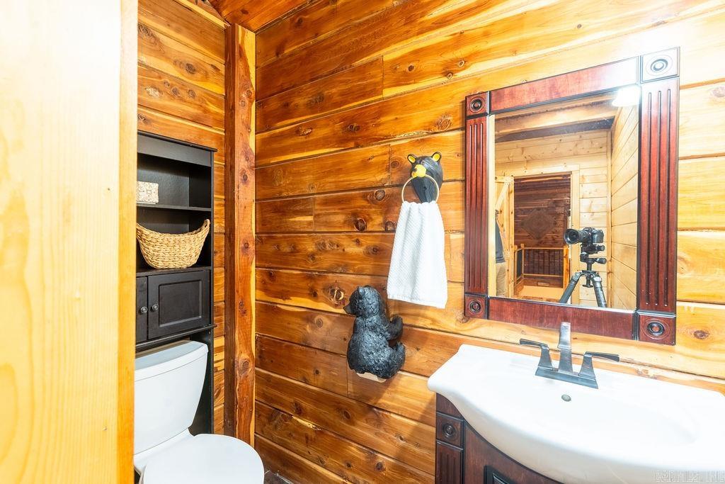 105 Green Meadow  Mountain View, AR