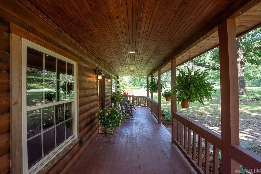 105 Green Meadow  Mountain View, AR